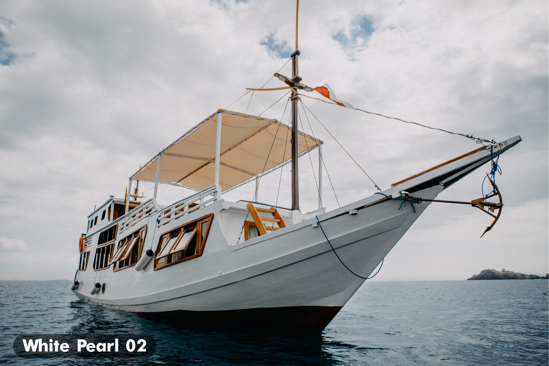 [Deluxe Phinisi] White Pearl 02 Phinisi Liveaboard from Labuan Bajo - Thumbnail 4