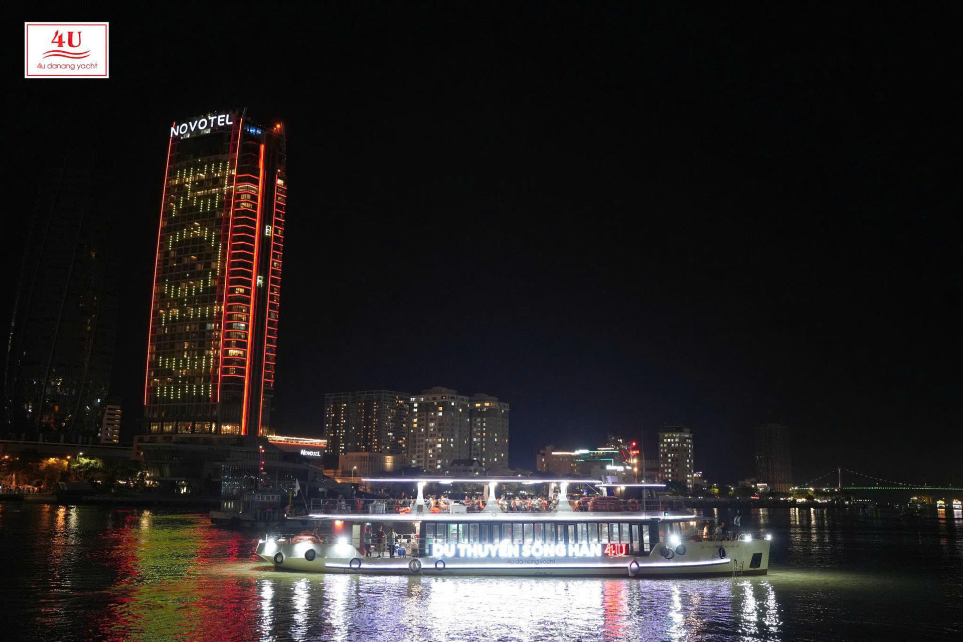 Han River Sightseeing and Dining Experience on 4U Cruise in Da Nang - Thumbnail 4