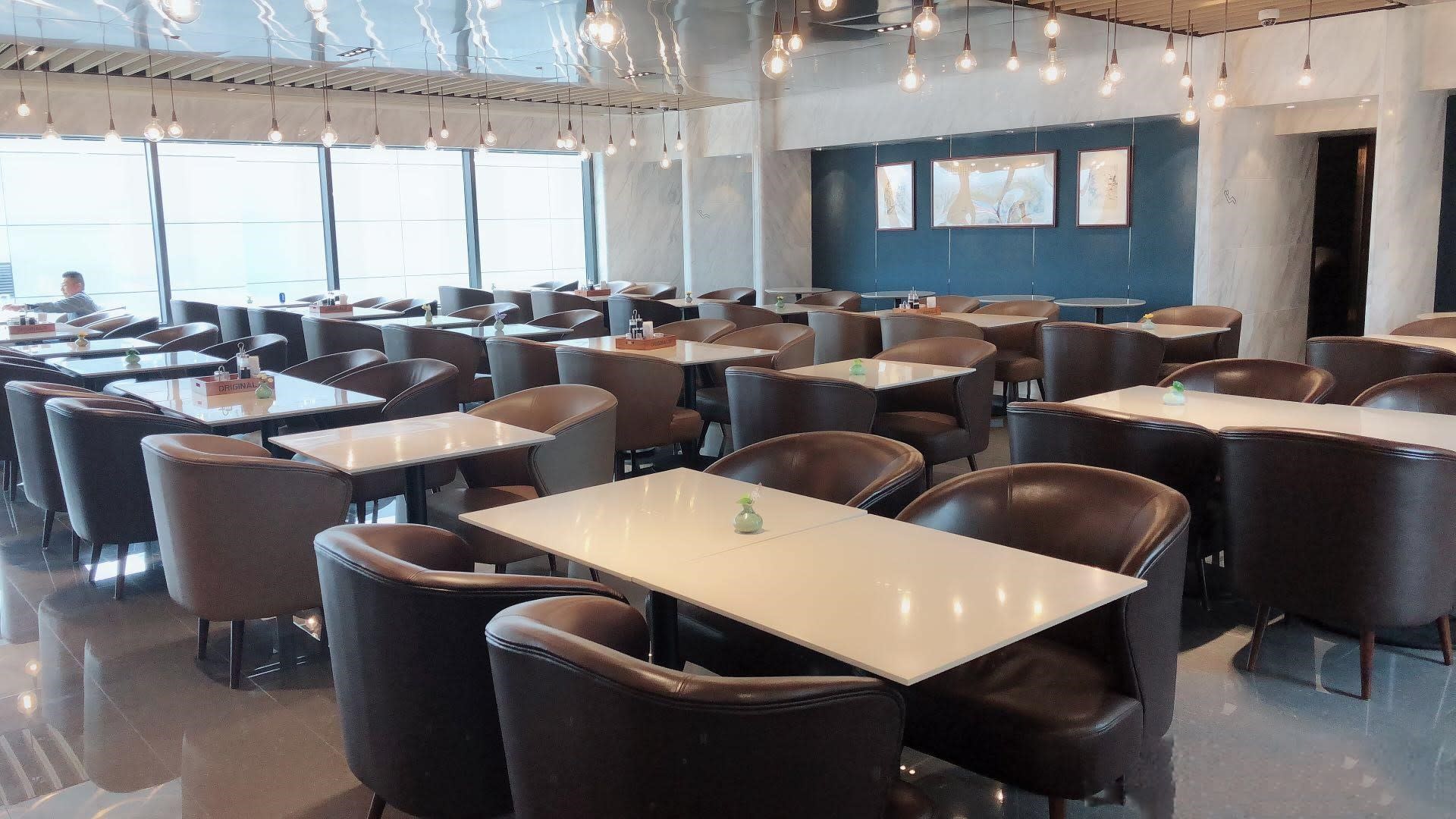 Shanghai Hongqiao International Airport (SHA) Lounge Service - Image 1