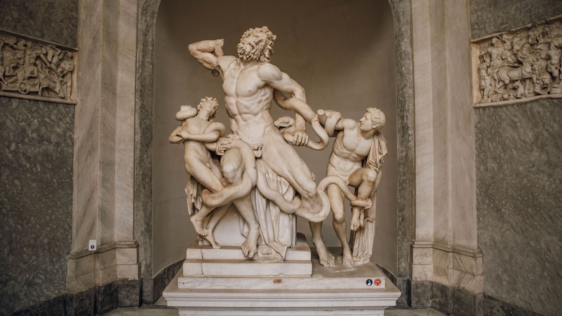 Sistine Chapel and St. Peter's Basilica Guided Tour - Thumbnail 3