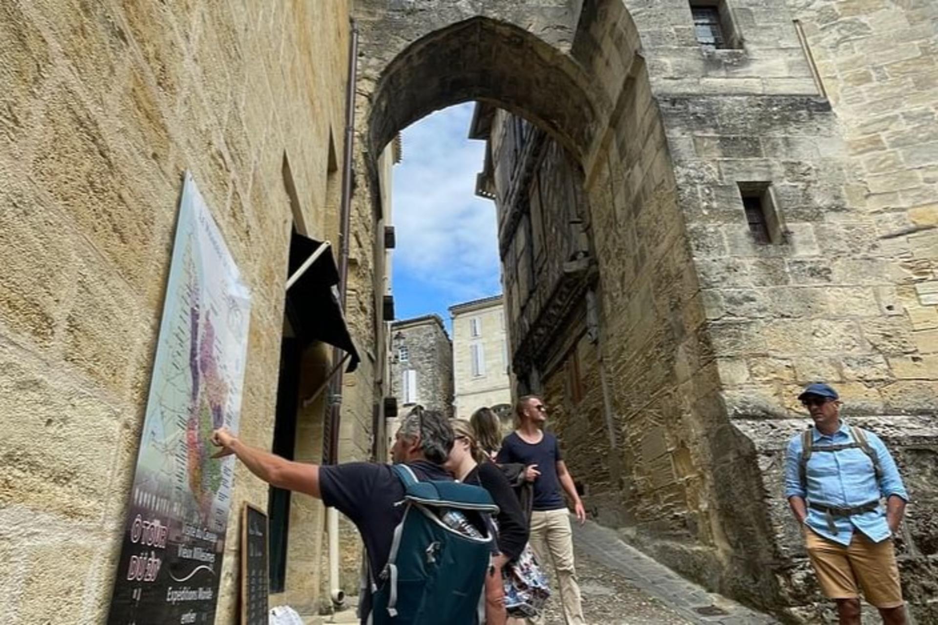 Saint Emilion Village and Wineries Tour with lunch from Bordeaux - Thumbnail 6