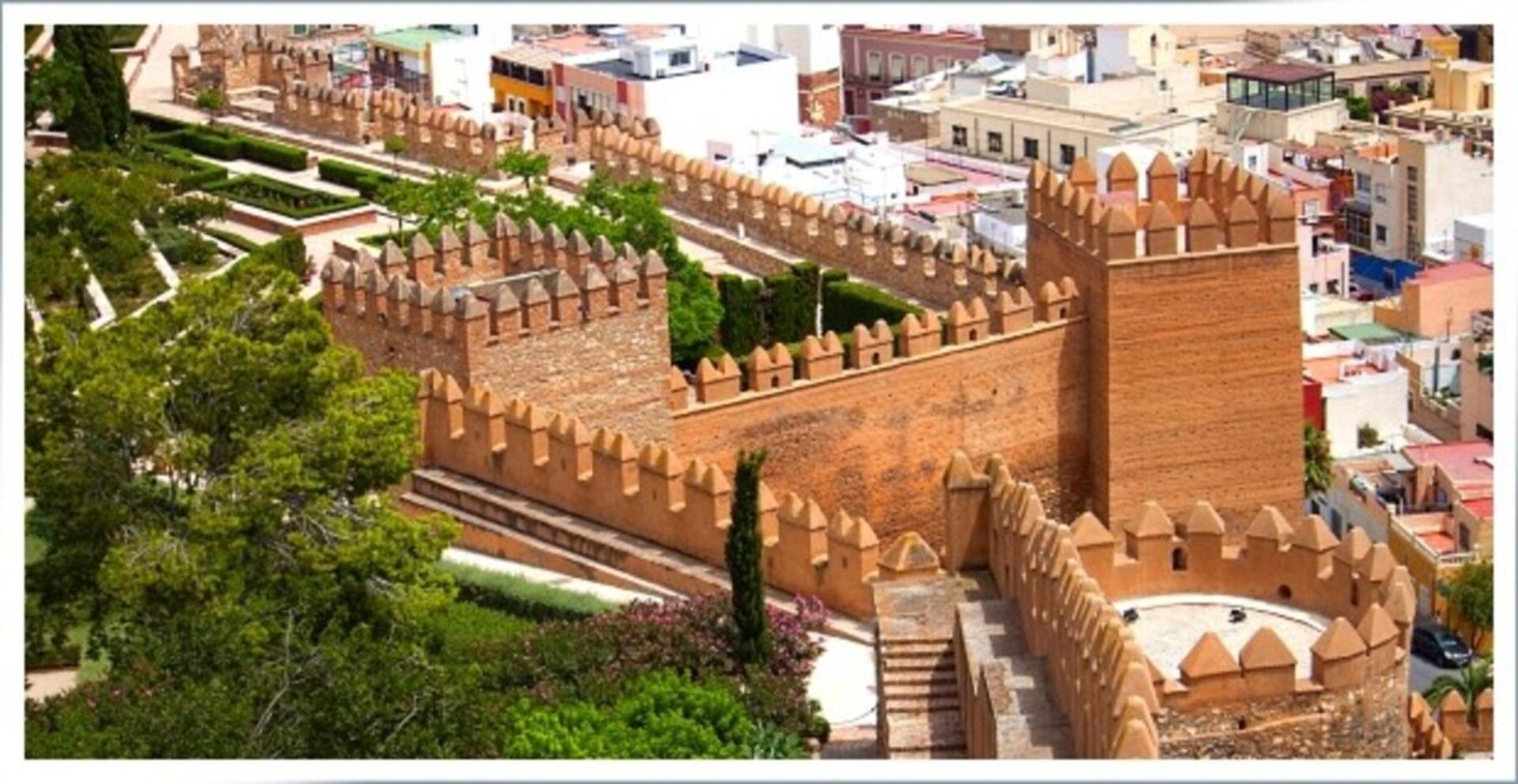Malaga Alhambra & Generalife One-Day Tour - Thumbnail 2