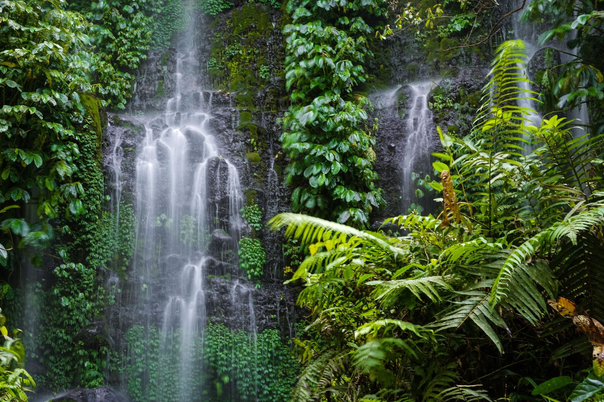 Lombok Waterfalls & Weaving Village Full-Day Tour - Thumbnail 6