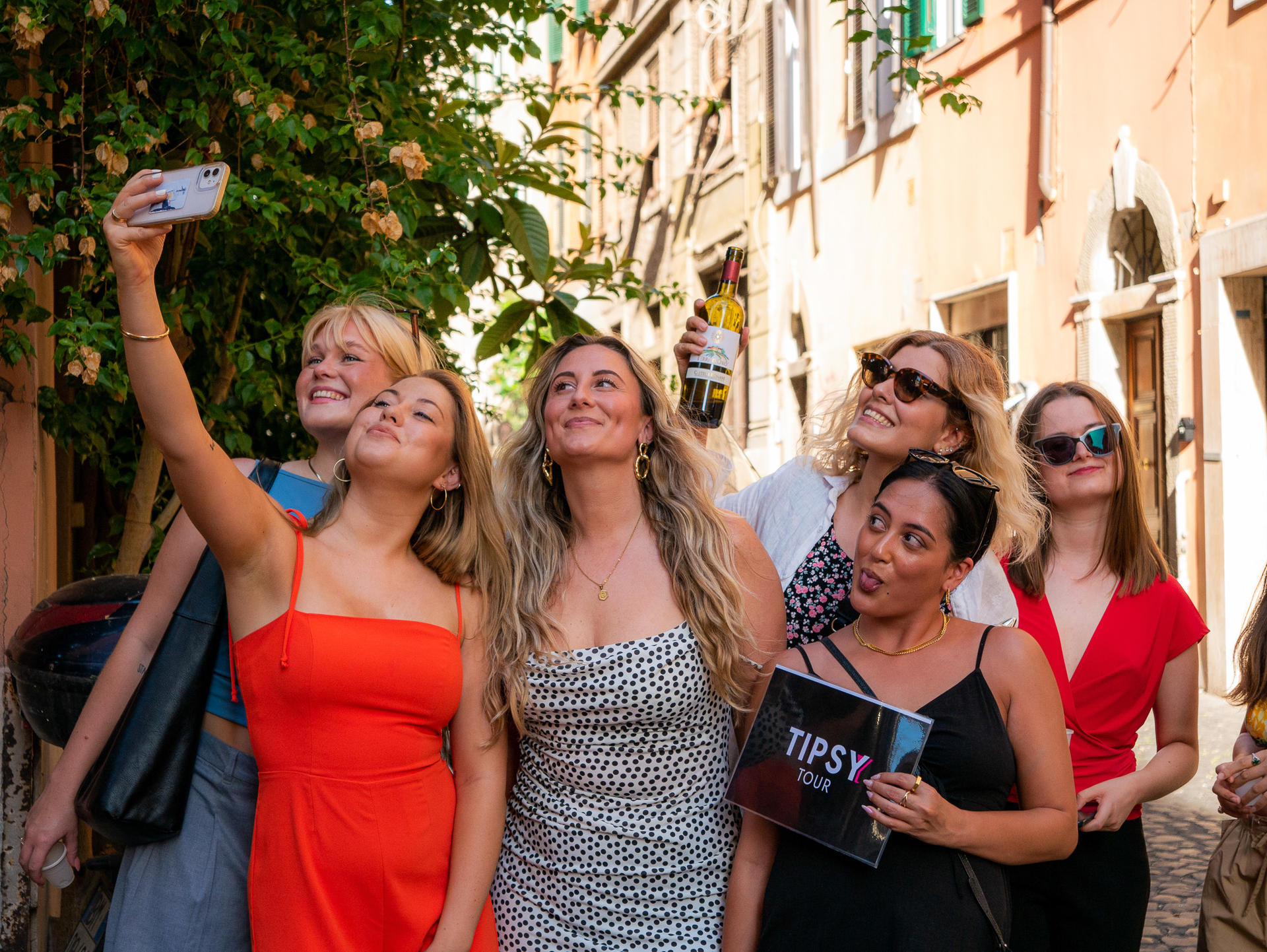 Rome: Guided Bar Crawl with Drinks & Dark History - Thumbnail 12