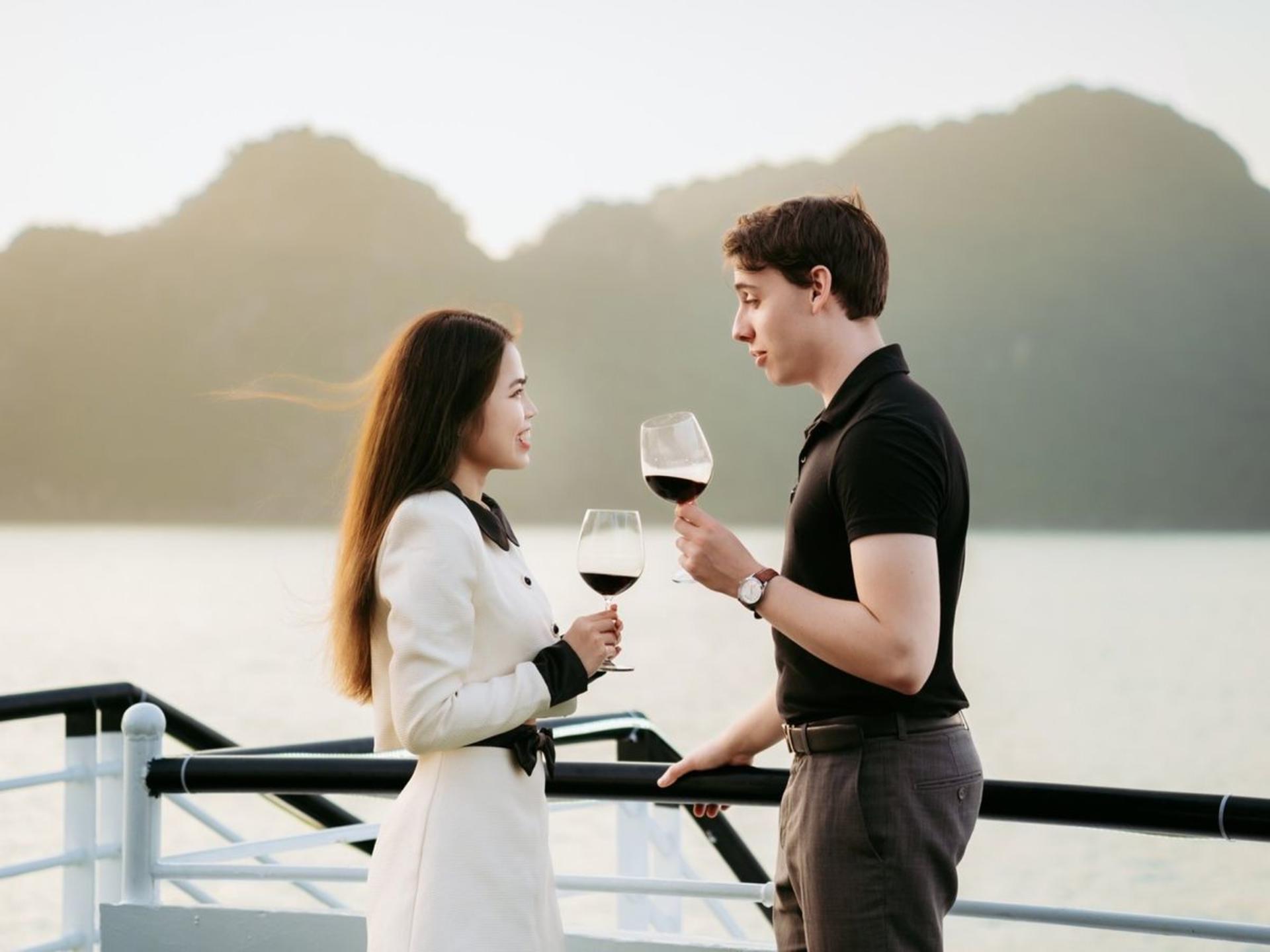 Sky Day Cruise: Ha Long Bay, Sung Sot with Japanese Speaking Guide - Thumbnail 11