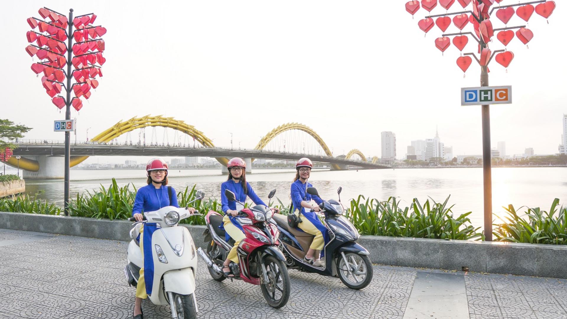 Da Nang City Private Tour and Han Cruise by Night with Aodai Rider - Thumbnail 2