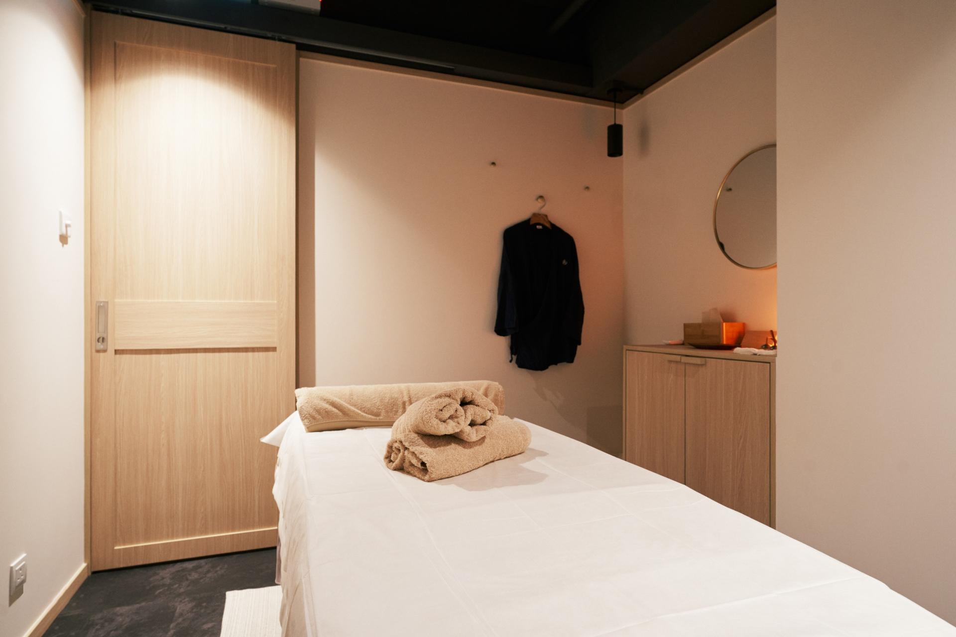 Yu House - Massage and Singing Bowl Sound Therapy Experience | Aromatherapy Massage | Singing Bowl | Sheung Wan - Thumbnail 4