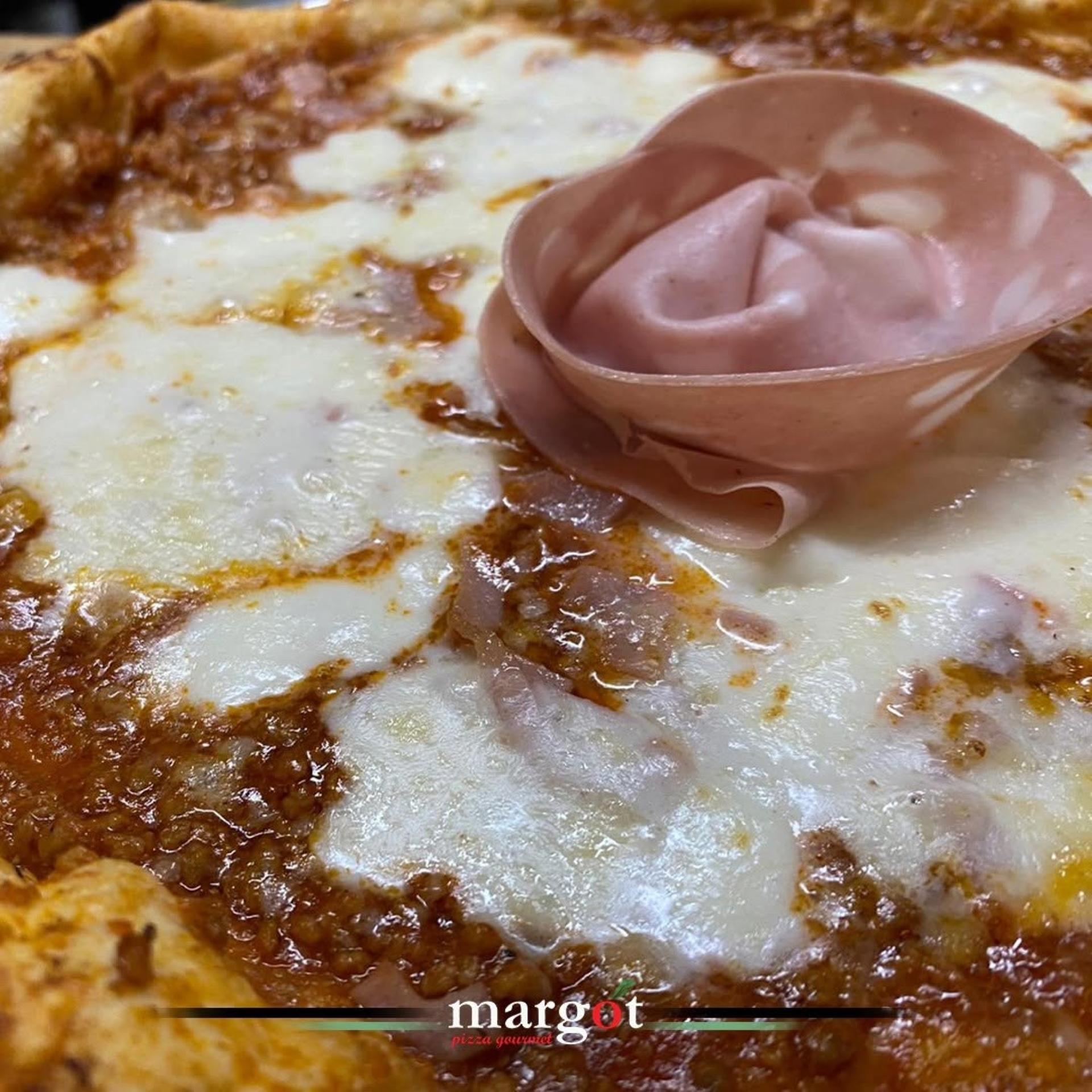 Gourmet Pizza Experience with Drinks and Dessert in Lecce - Thumbnail 58