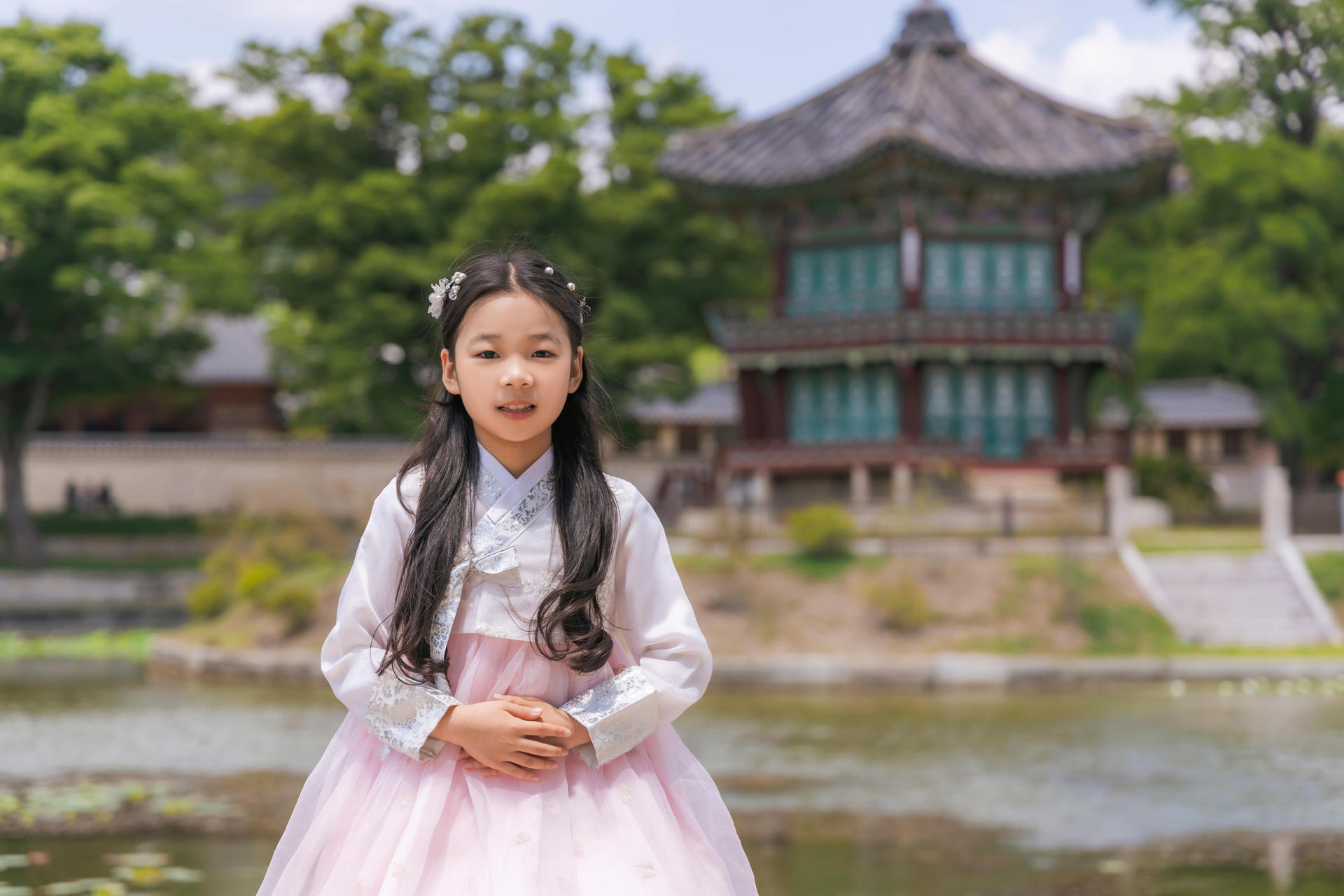 Gyeongbokgung Hanbok & Hairstyling Experience - Thumbnail 56
