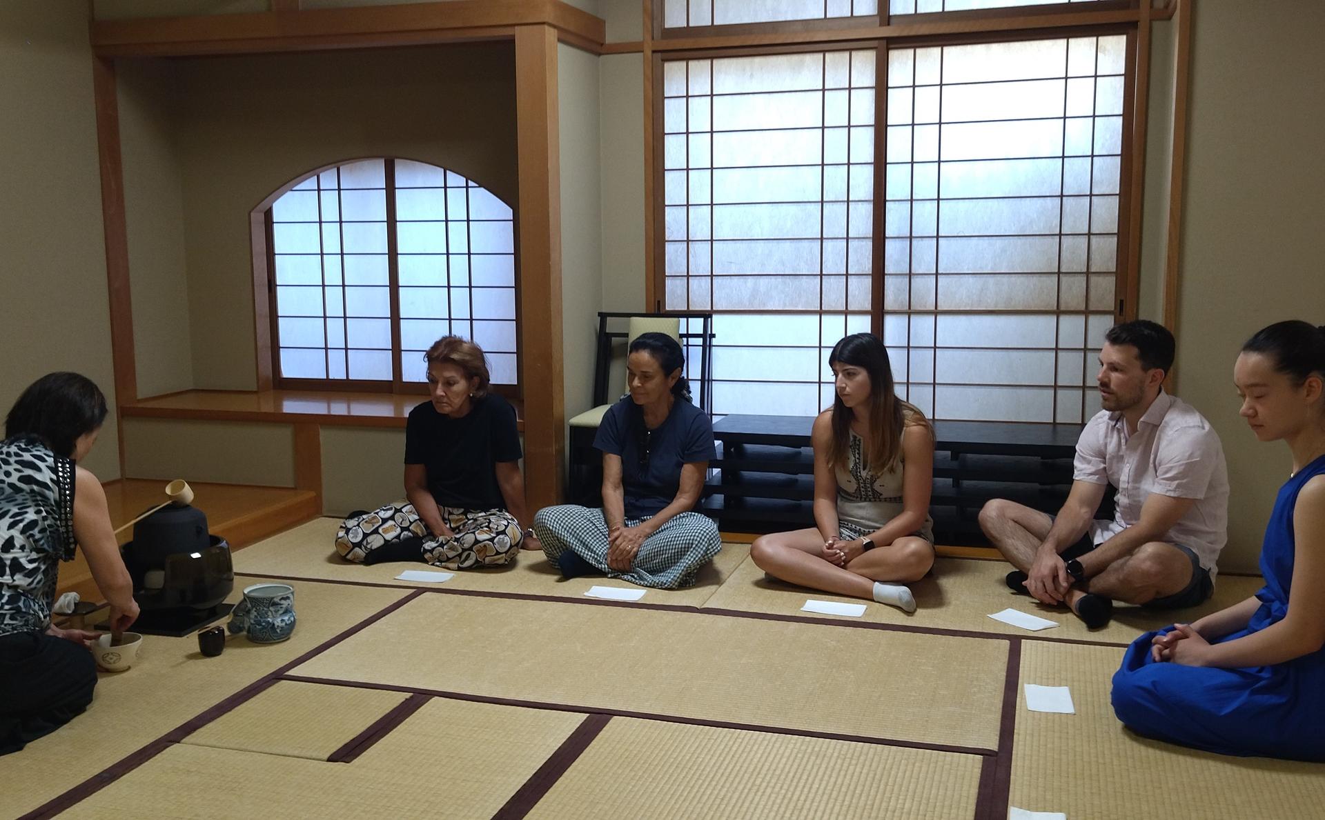 Authentic Tea Ceremony Experience in a Tea Room (Osaka) - Thumbnail 12