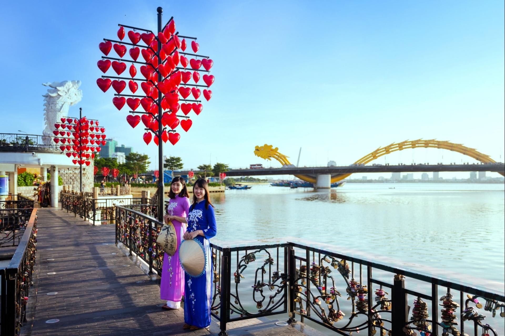 Ao Dai Rental in Da Nang - Image 1