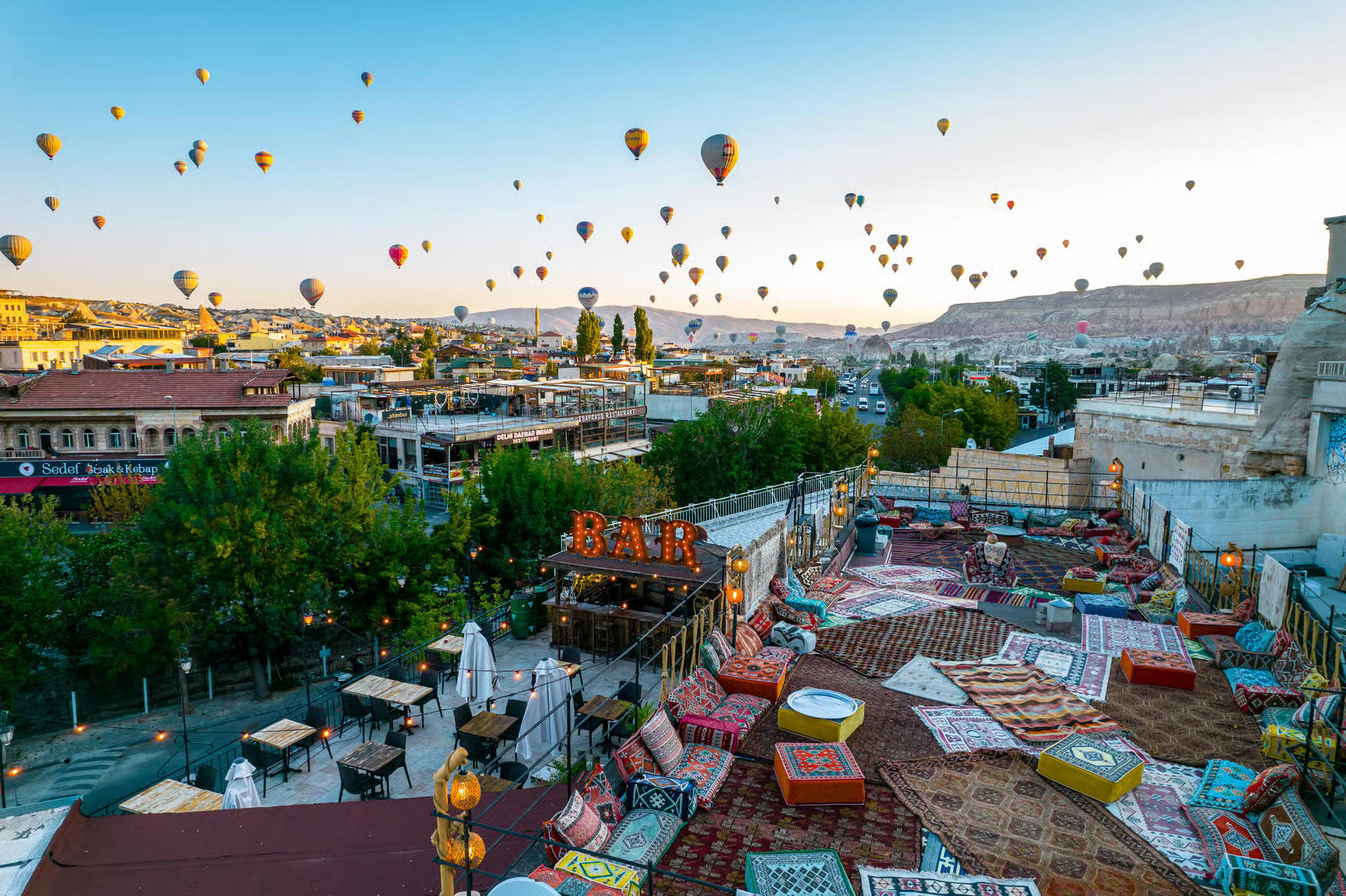 Cappadocia: Rooftop Photoshoot with Hot Air Balloons at Sunrise - Thumbnail 11