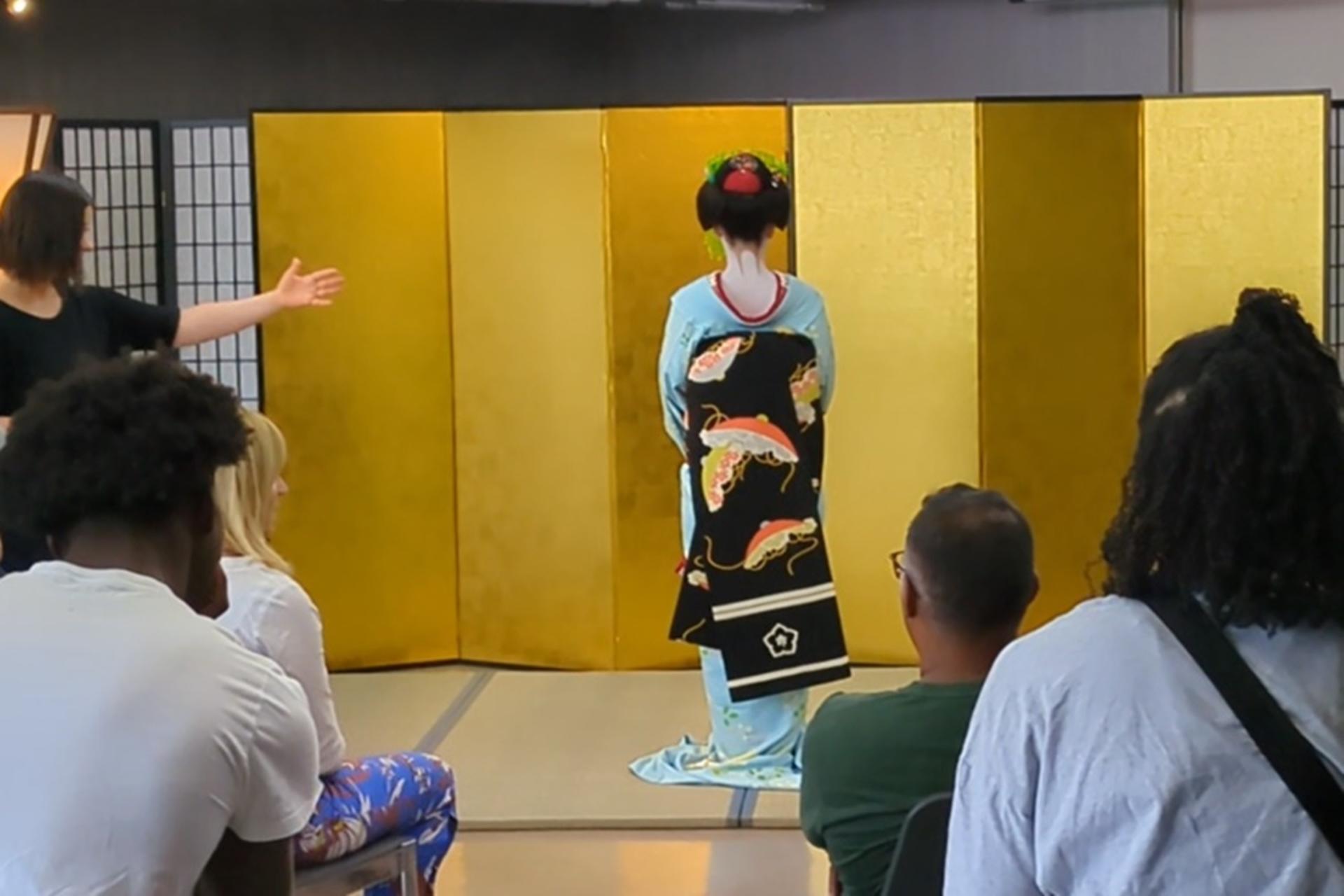 MEET MAIKO: Meet-&-Greet, Maiko Show & Experience in Kyoto - Thumbnail 4