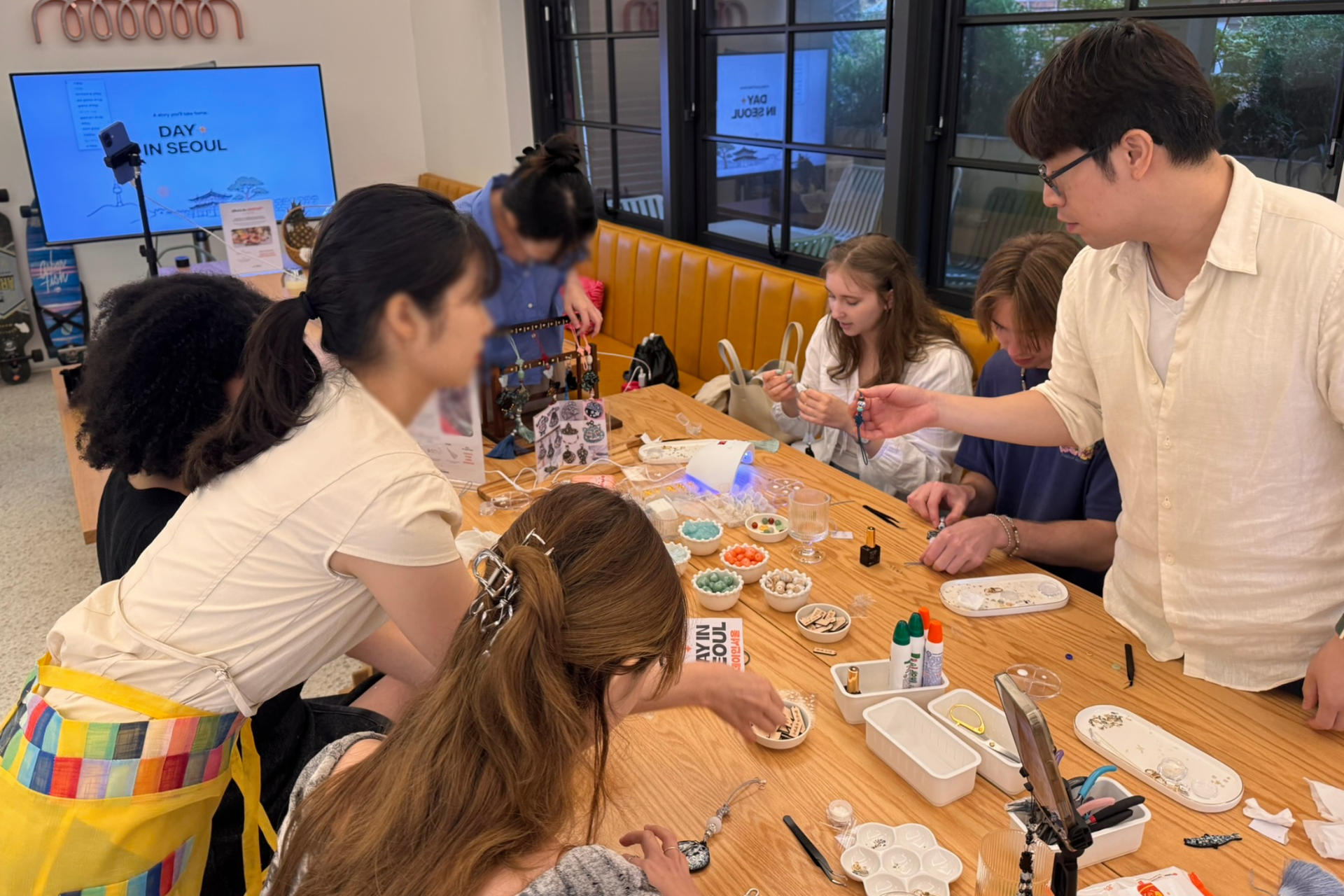 [Seoul Haebangchon] Korean Traditonal Luckycharm Making Class - Thumbnail 15