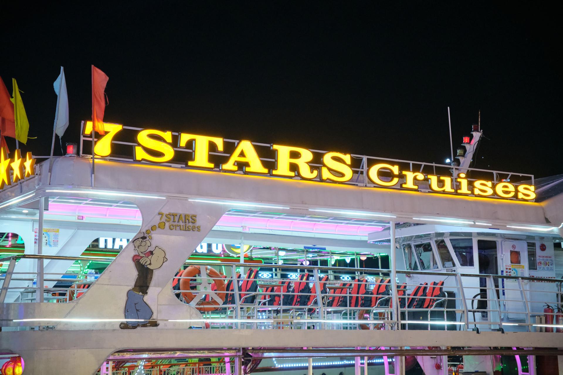 Explore Han River by Night by 7STARS Cruise Da Nang - Thumbnail 2