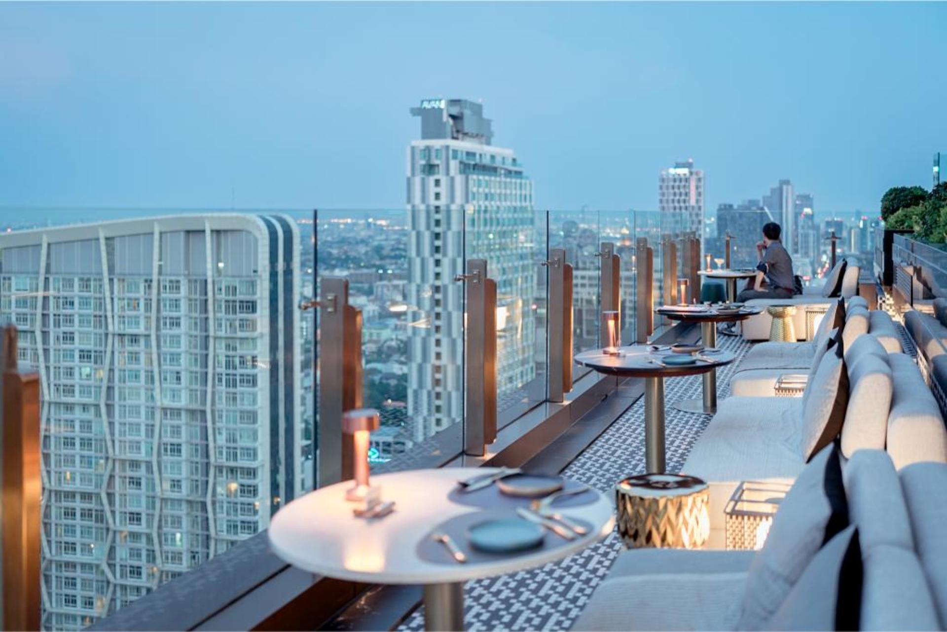 LUZ Bangkok Tapas Rooftop Bar at INNSiDE by Melia Bangkok Sukhumvit (BTS Onnut) - Thumbnail 7