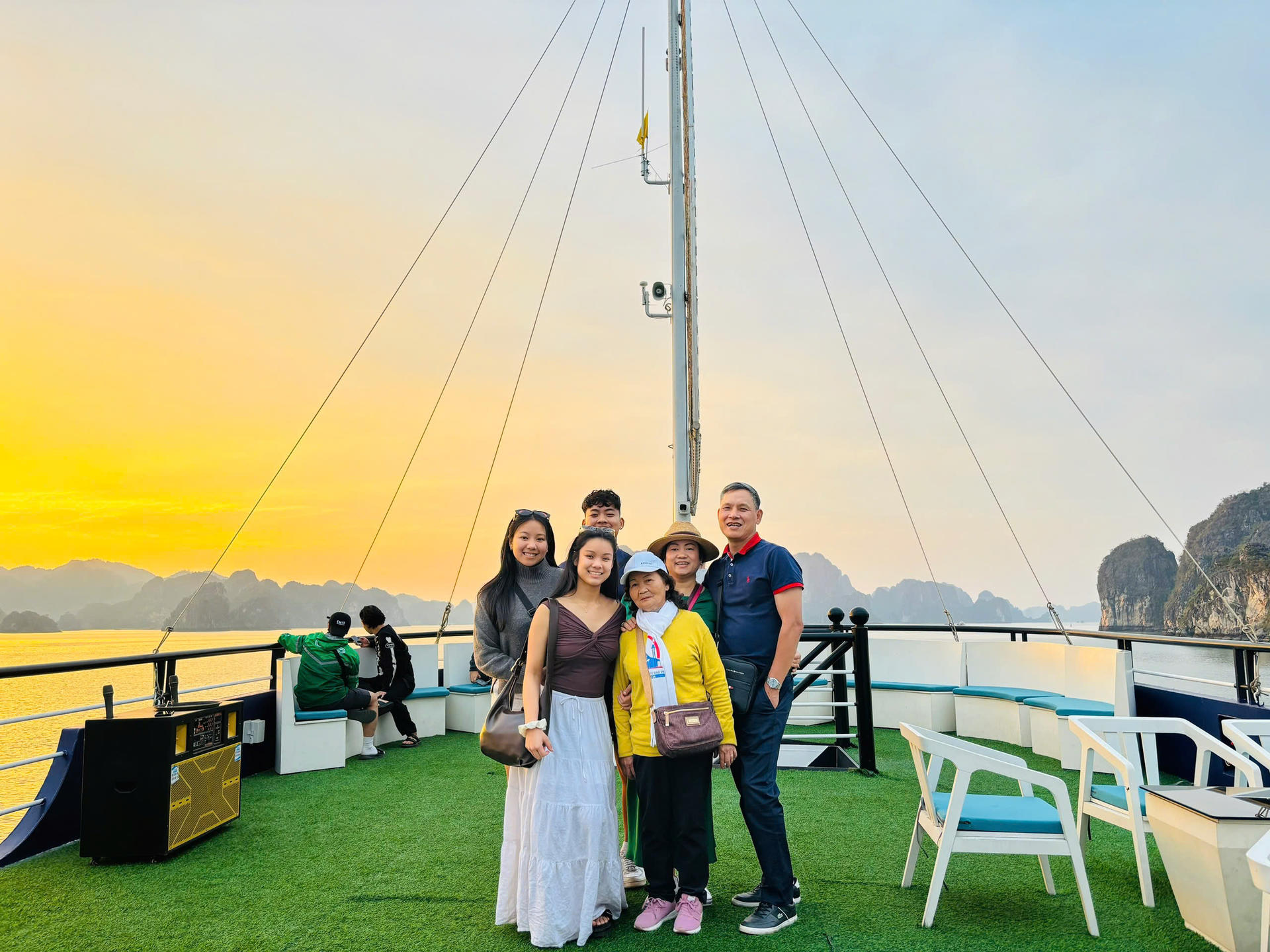 Alova Day Cruise: Ha Long Bay, Sung Sot Cave &  Ti Top Island - Thumbnail 11