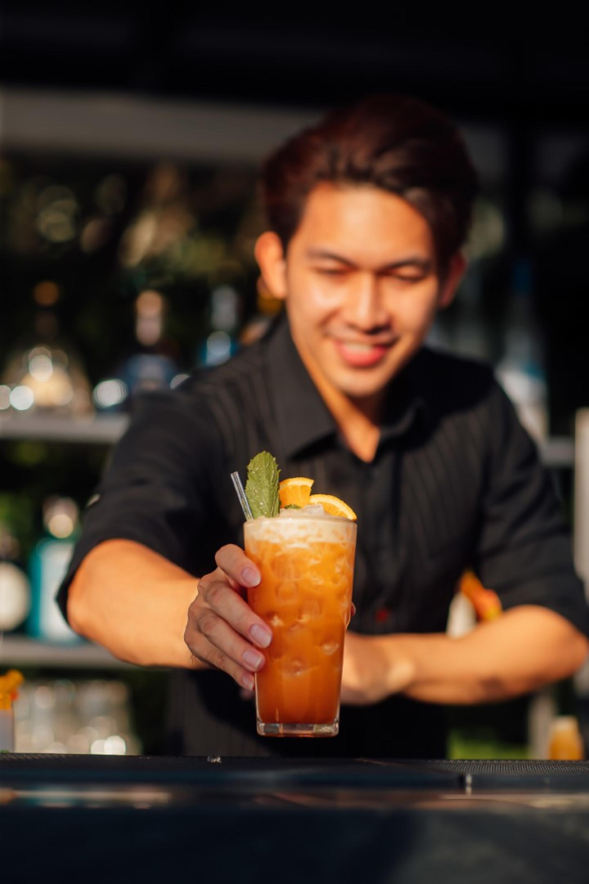 ThreeSixty Rooftop Bar at Millennium Hilton Bangkok - Thumbnail 12