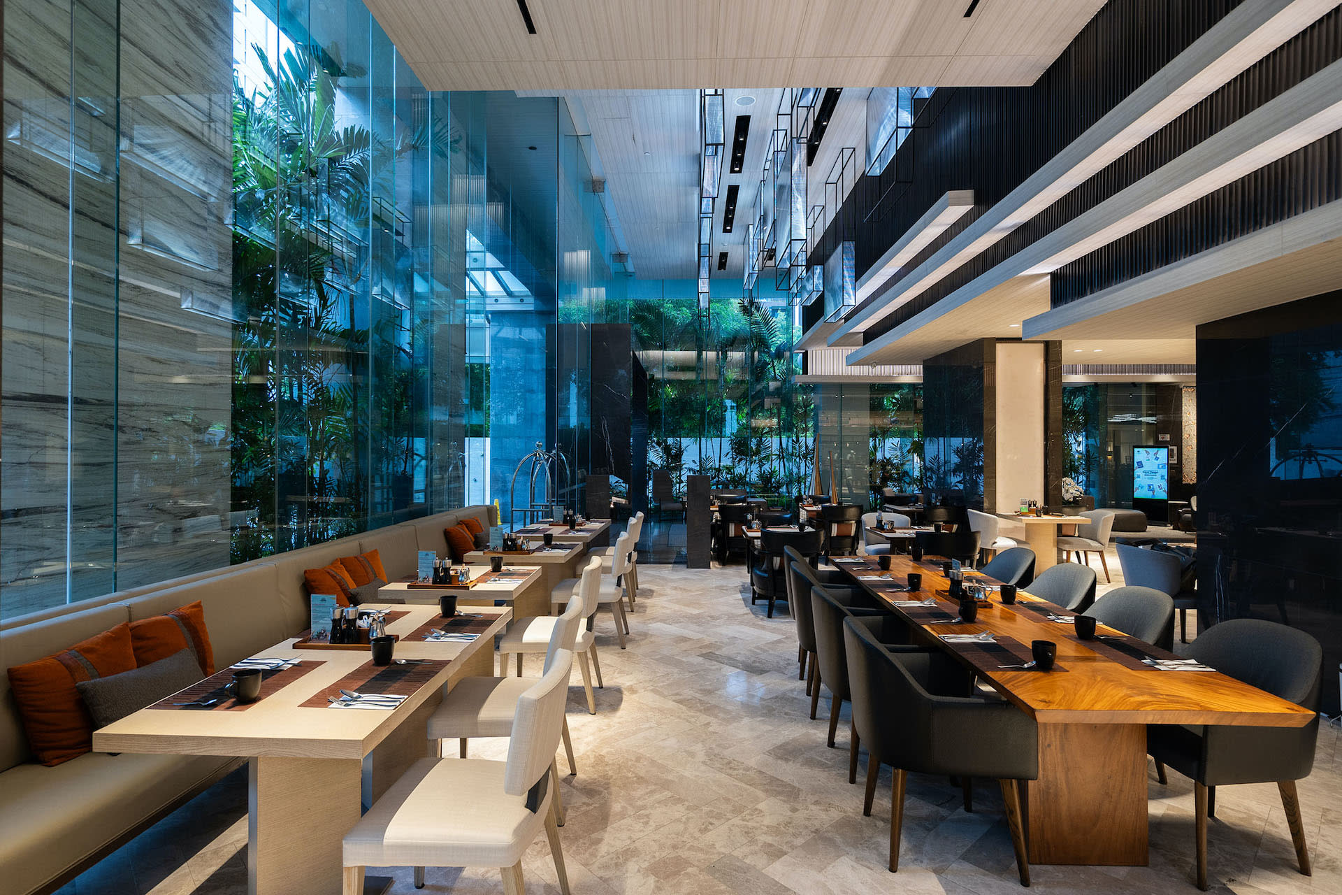 OPEN Bar at DoubleTree by Hilton Bangkok Ploenchit - Thumbnail 7