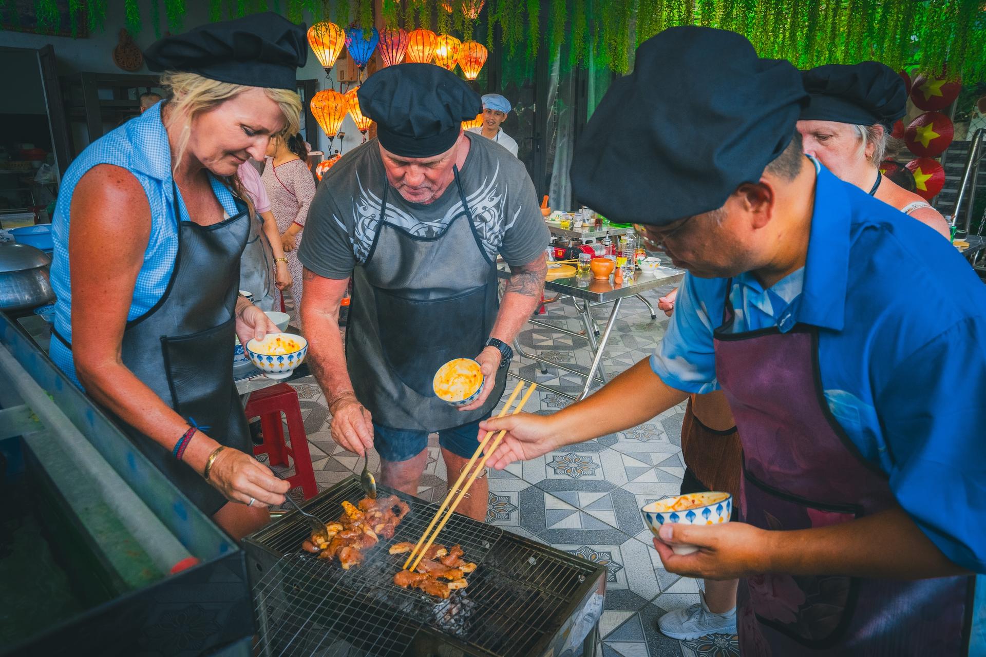 Hoi An Evening Street Food Tour with a Local Guide - Thumbnail 43