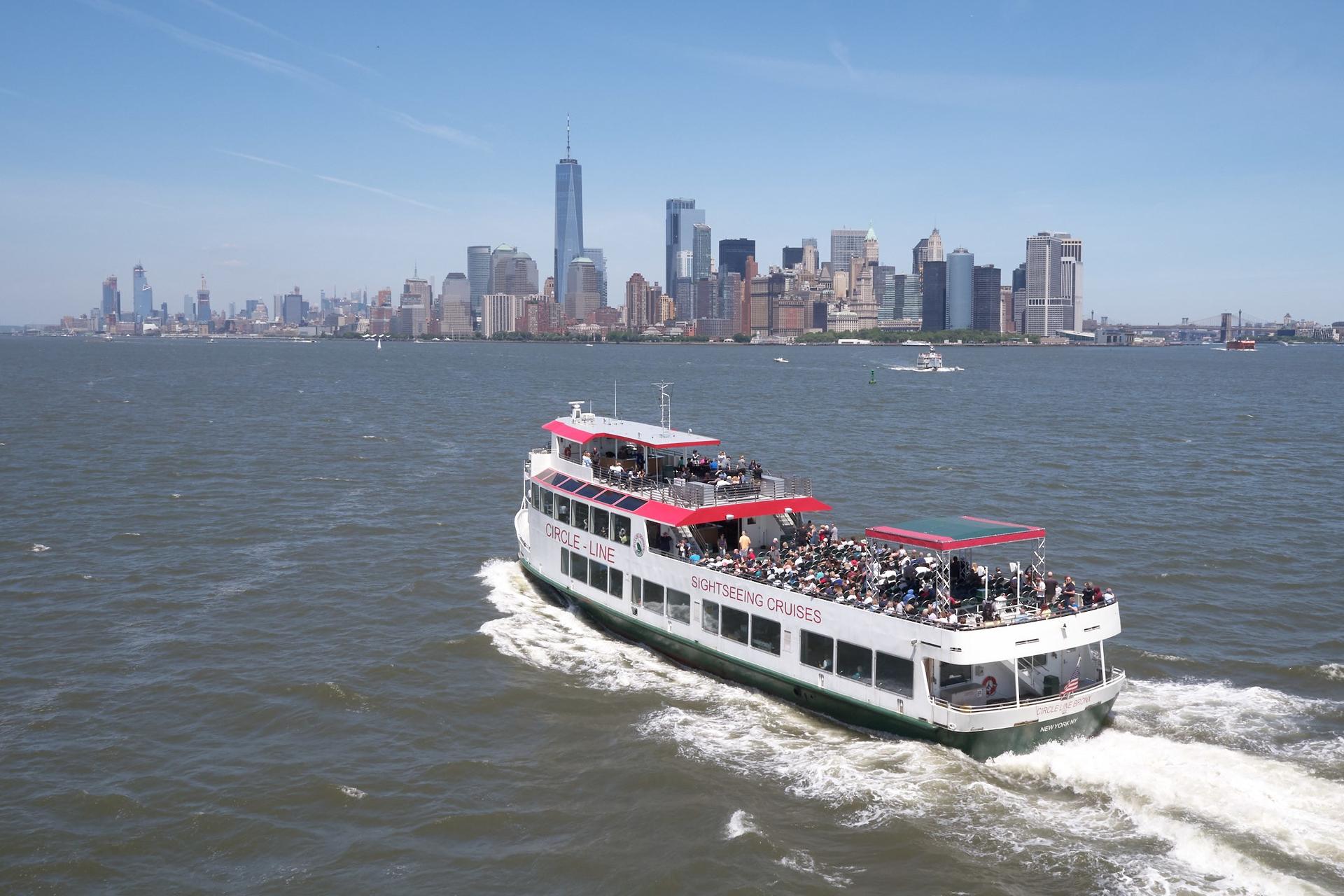 Liberty Midtown Cruise in New York - Thumbnail 5