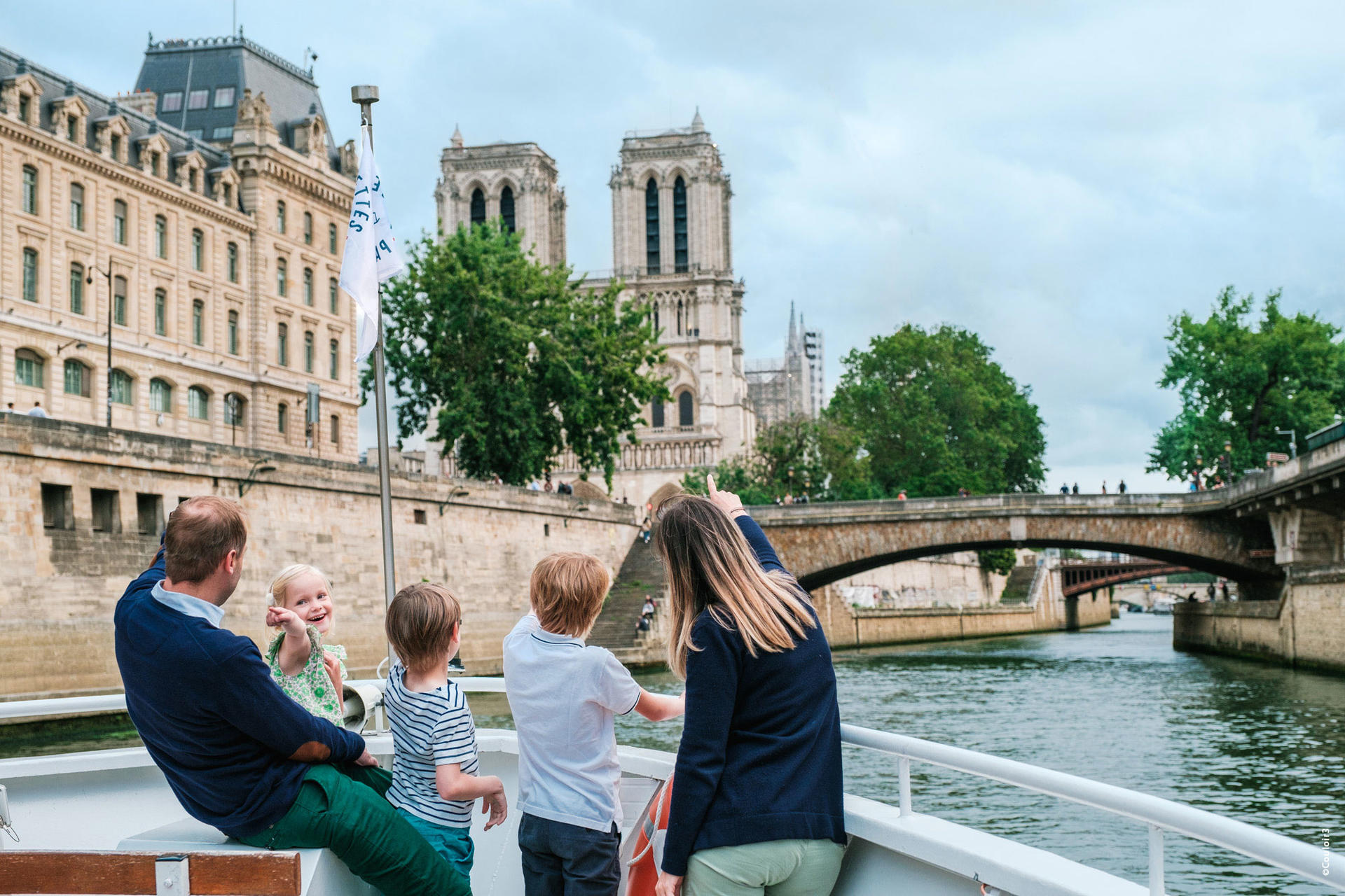 Paris Day Trip and Sightseeing Cruise from Disneyland Paris - Thumbnail 7