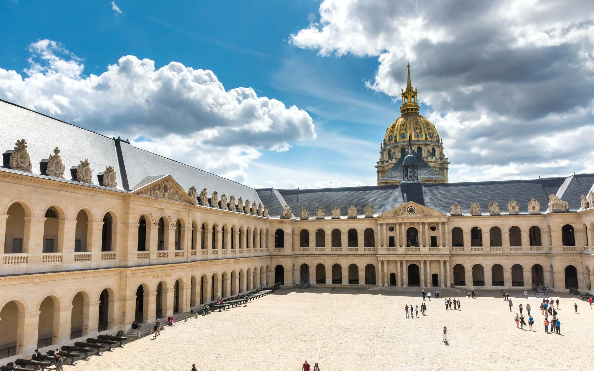 Army Museum Les Invalides Skip-the-line Admission in Paris - Thumbnail 9