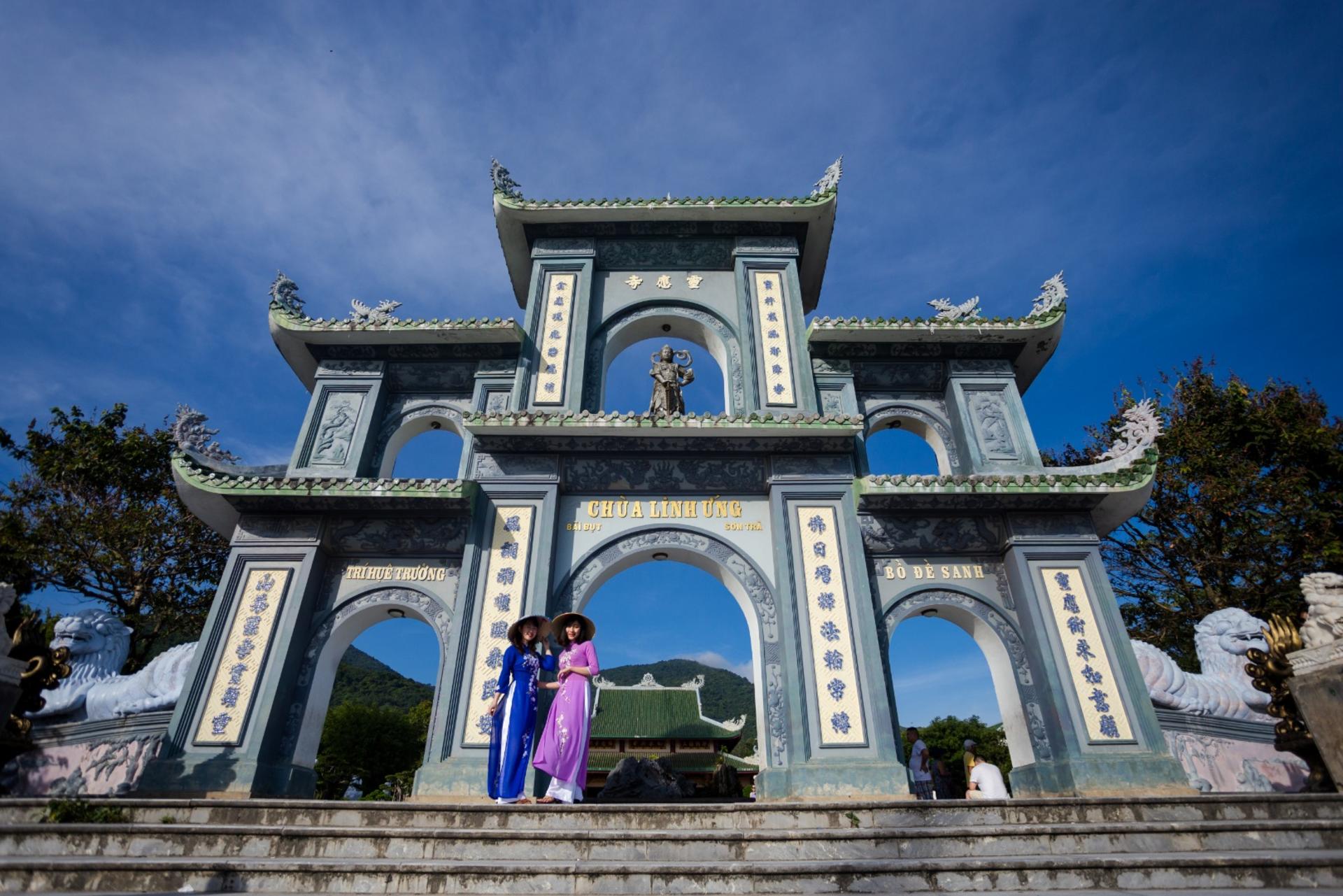 Ao Dai Rental in Da Nang - Thumbnail 2