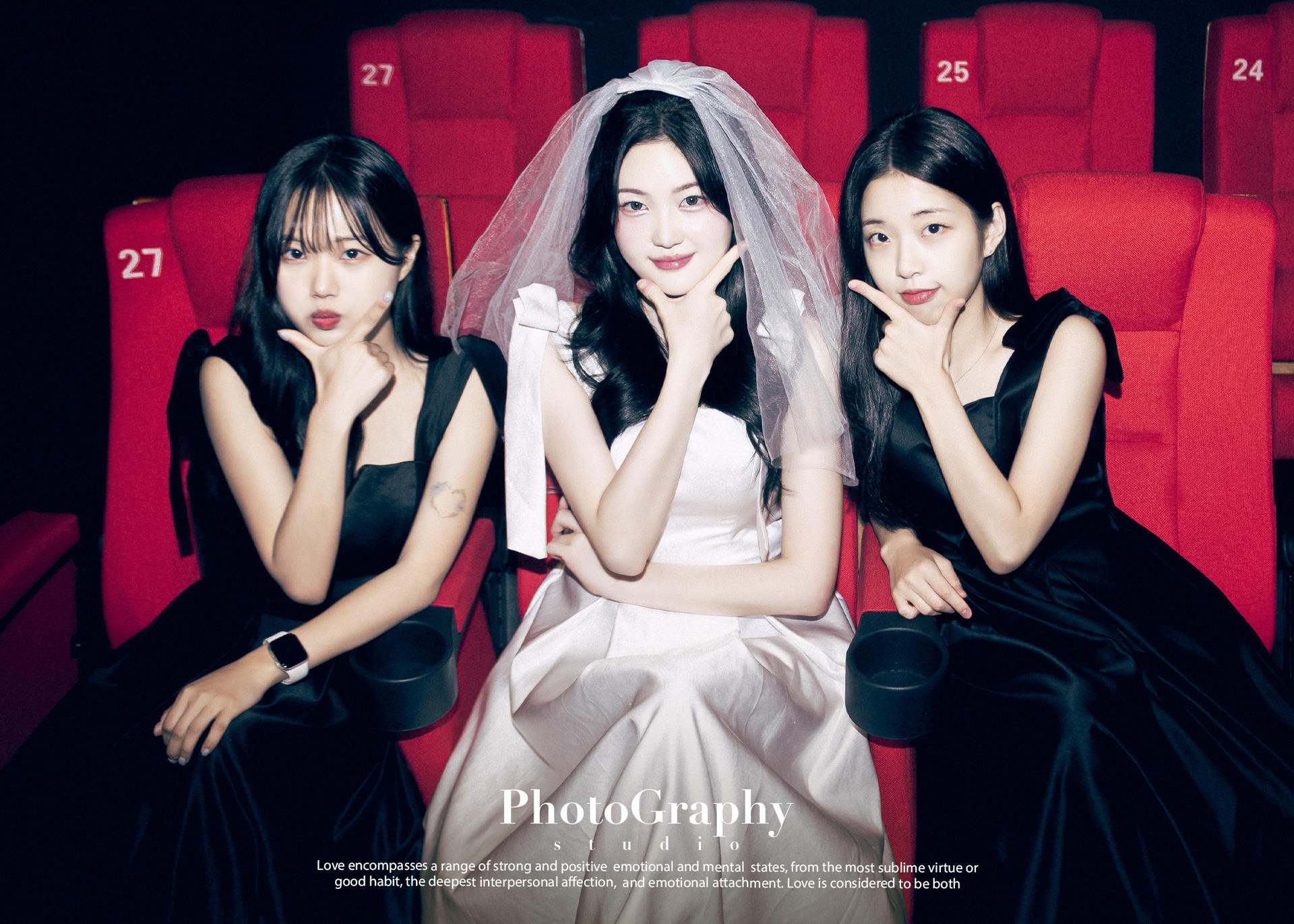 Hongdae Cinema Concept Selfstudio Experience in Seoul : Free Costume - Thumbnail 10