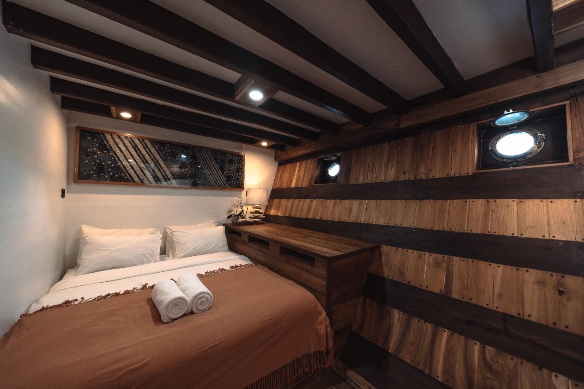 [Luxury Phinisi] 3D2N Sailing Liveaboard from Labuan Bajo - Thumbnail 16