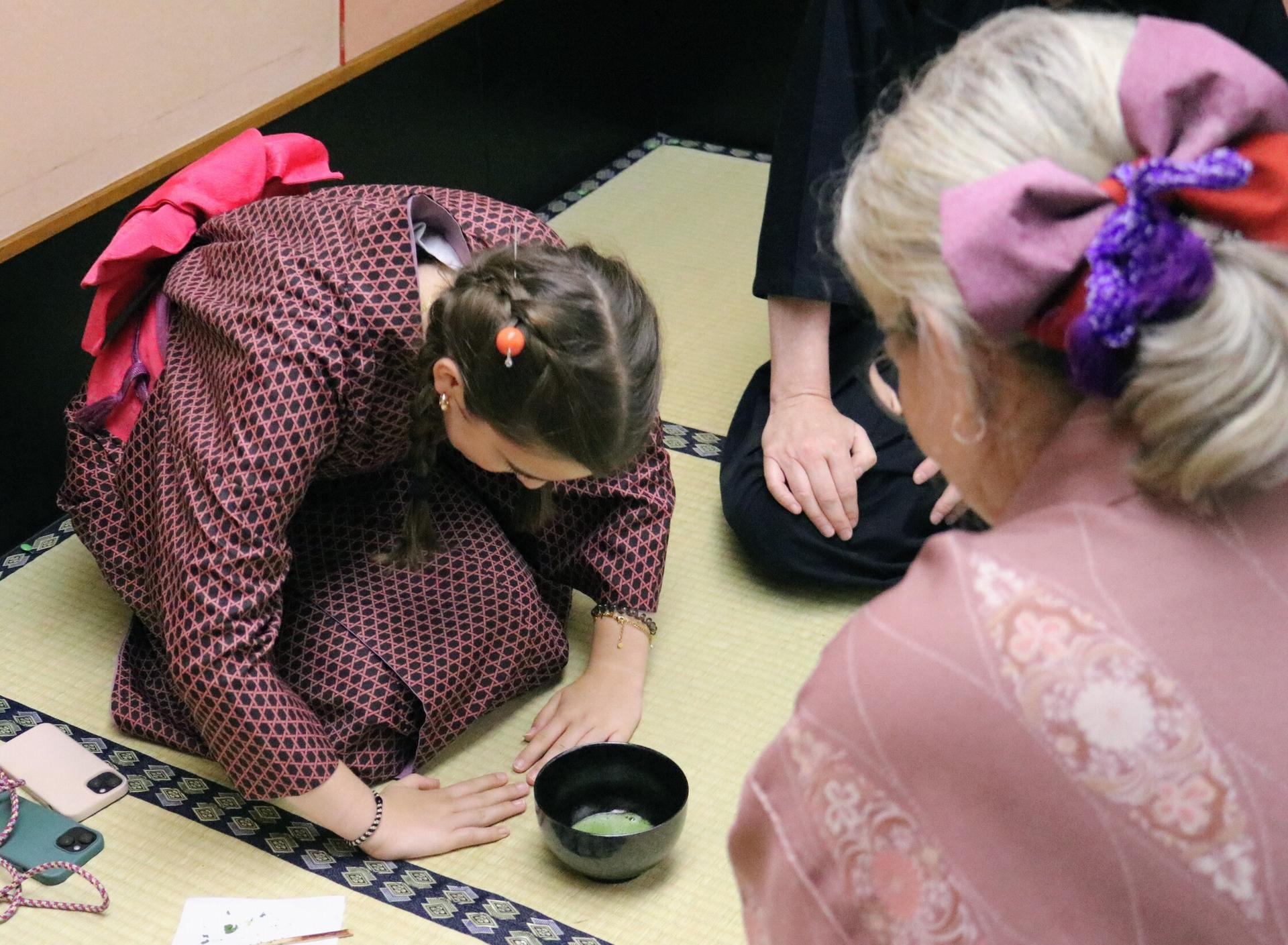 Learn Zen of Making tea Matcha,enjyoing Wagashi in kimono set - Image 1