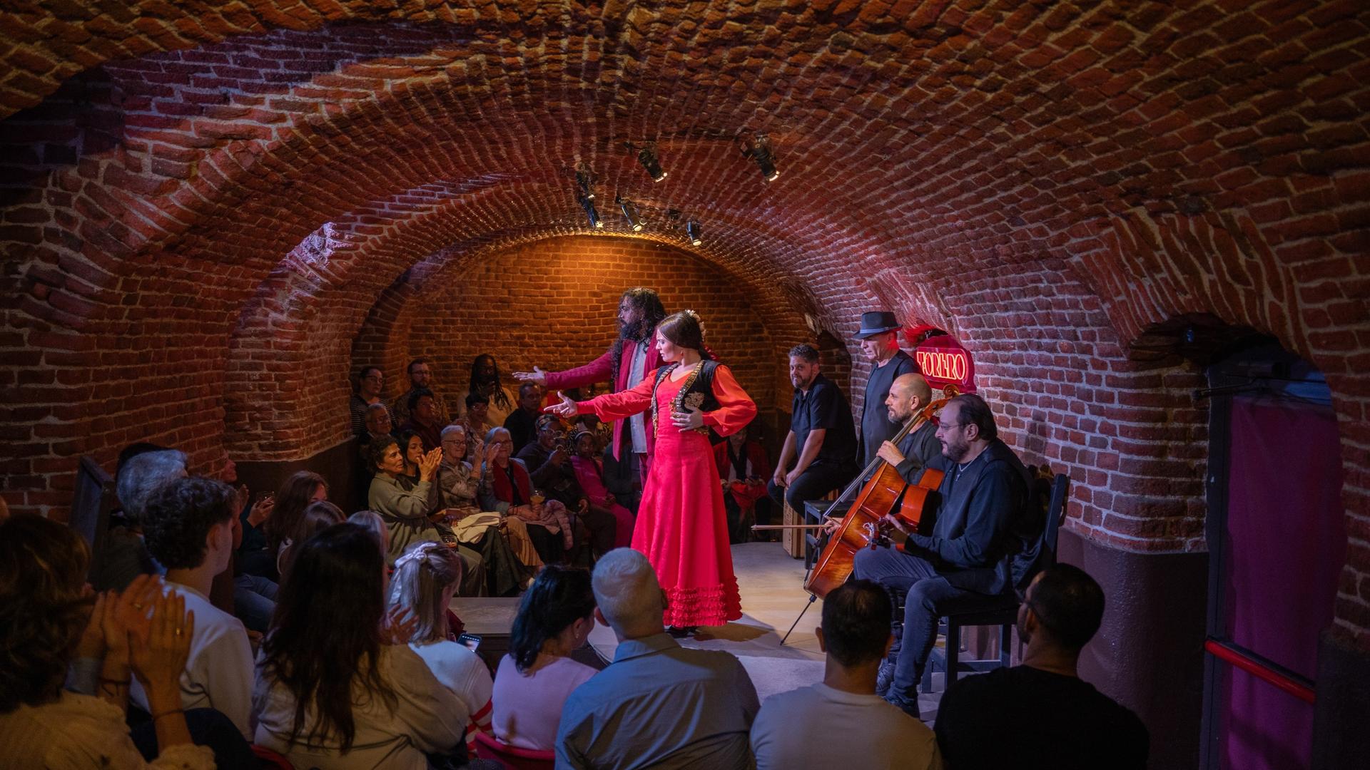 Flamenco show entry ticket in Madrid  - Thumbnail 3