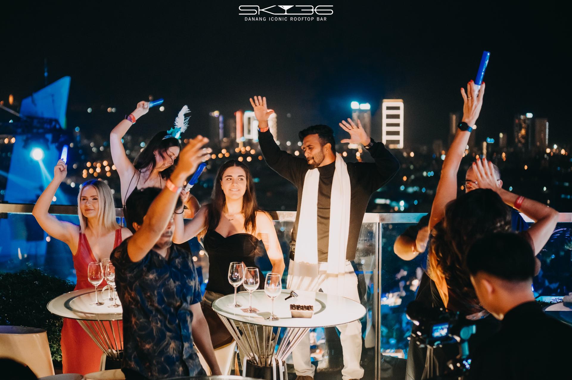 Nightlife Experience At Sky36 Rooftop Nightclub In Da Nang - Thumbnail 21