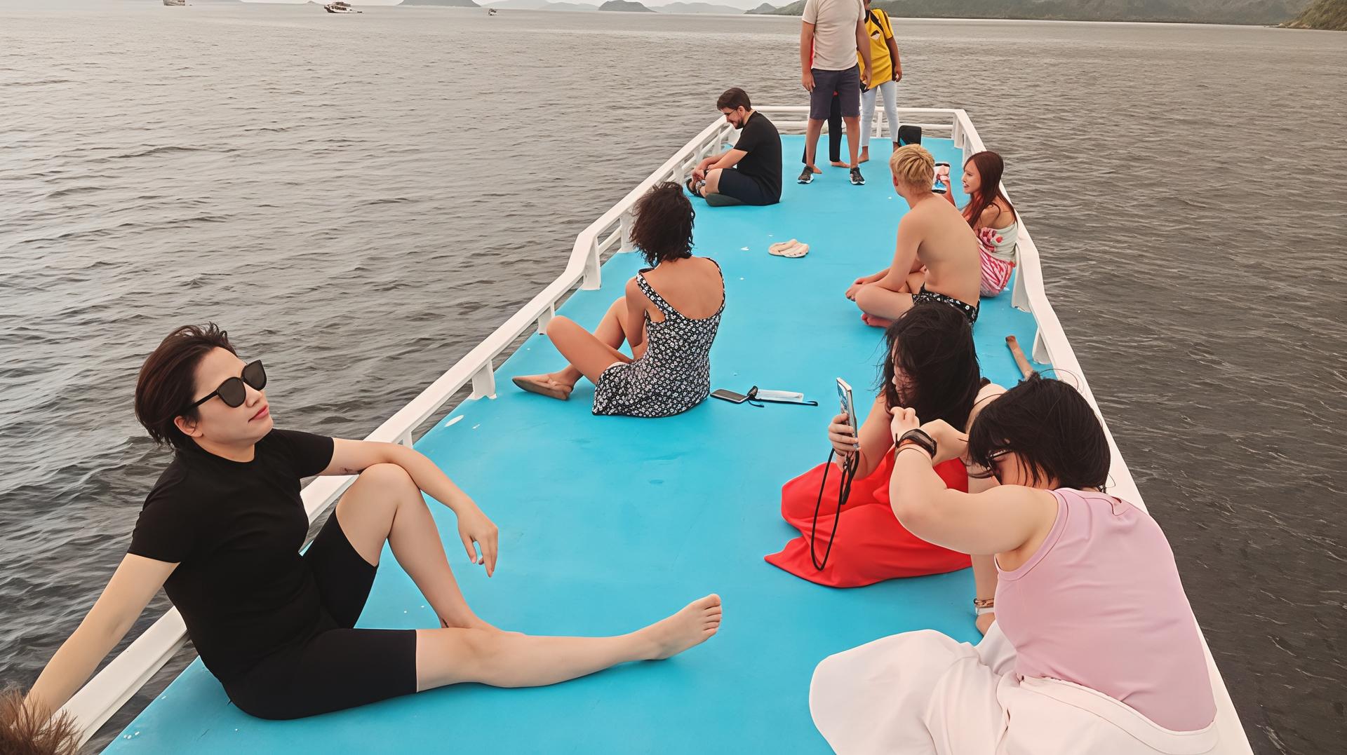 Labuan Bajo Island Hopping & Sunset Snorkeling With Open Deck Boat - Thumbnail 12