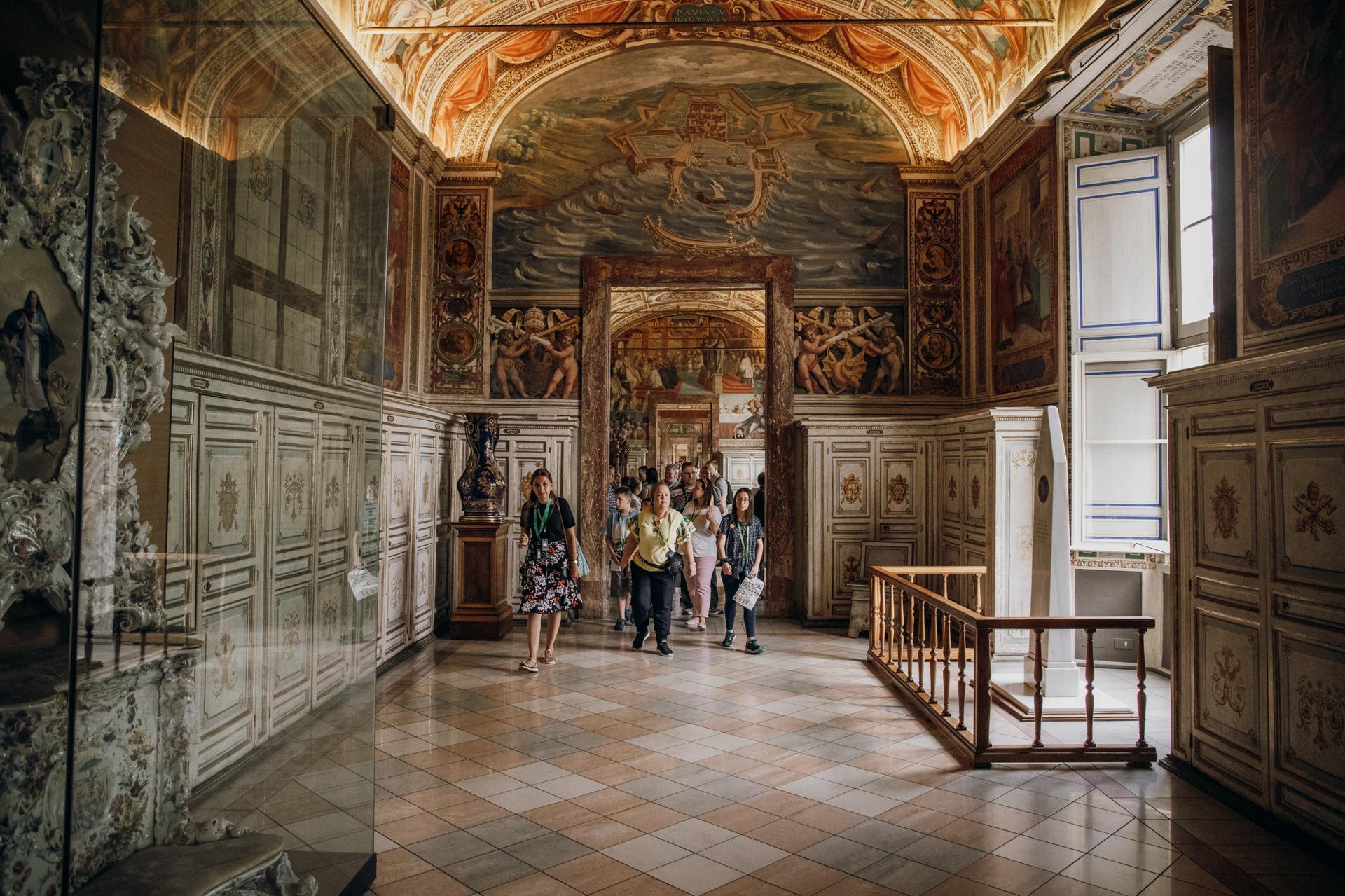 Early Morning Vatican Museums and Sistine Chapel Guided Tour - Thumbnail 3
