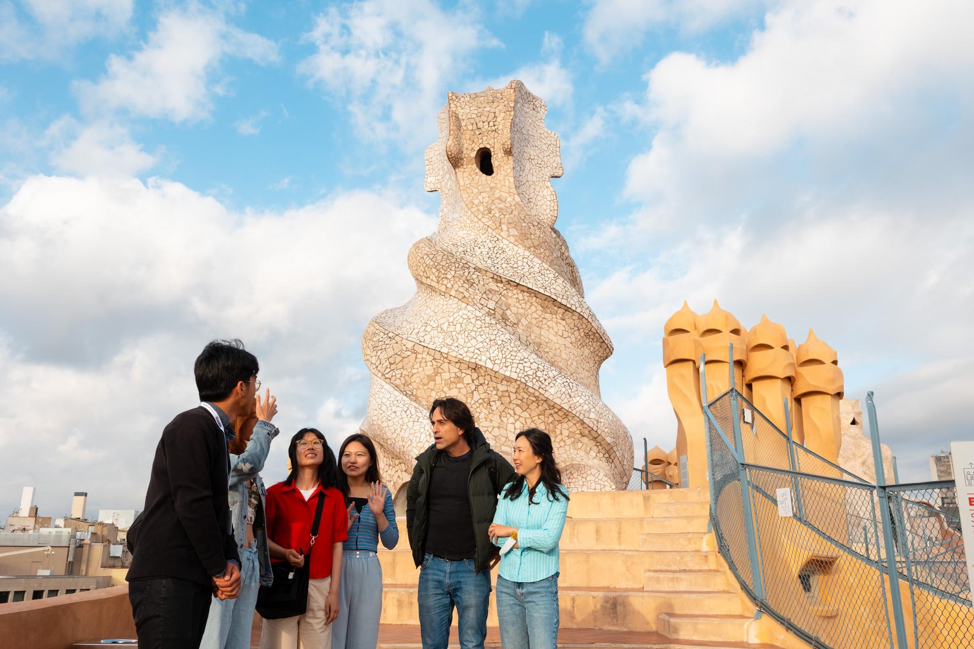 Gaudi Houses & Sagrada Familia Barcelona Full Day Walking Tour - Thumbnail 12