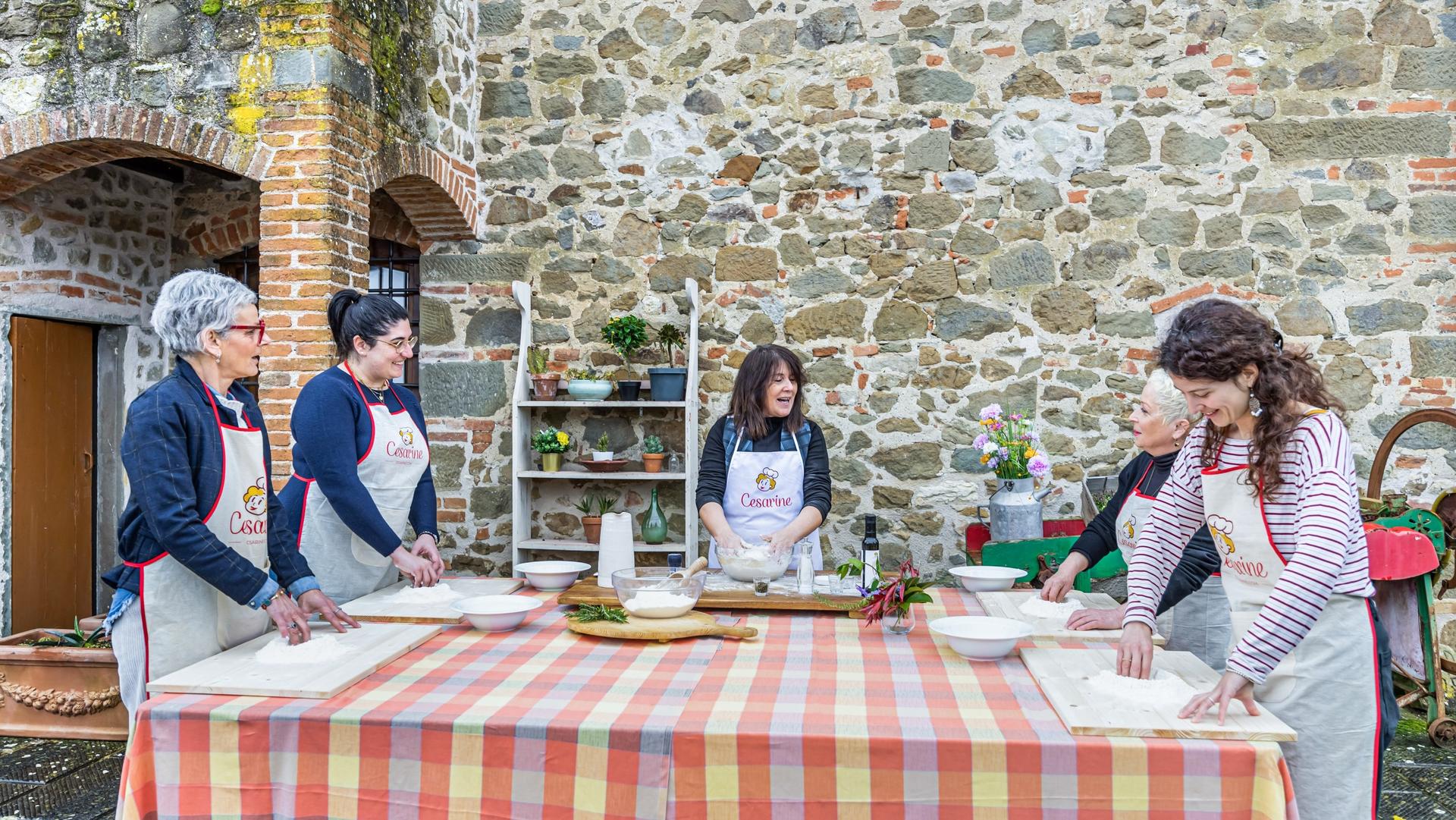 Pasta and tiramisu cooking class in Spoleto - Thumbnail 4