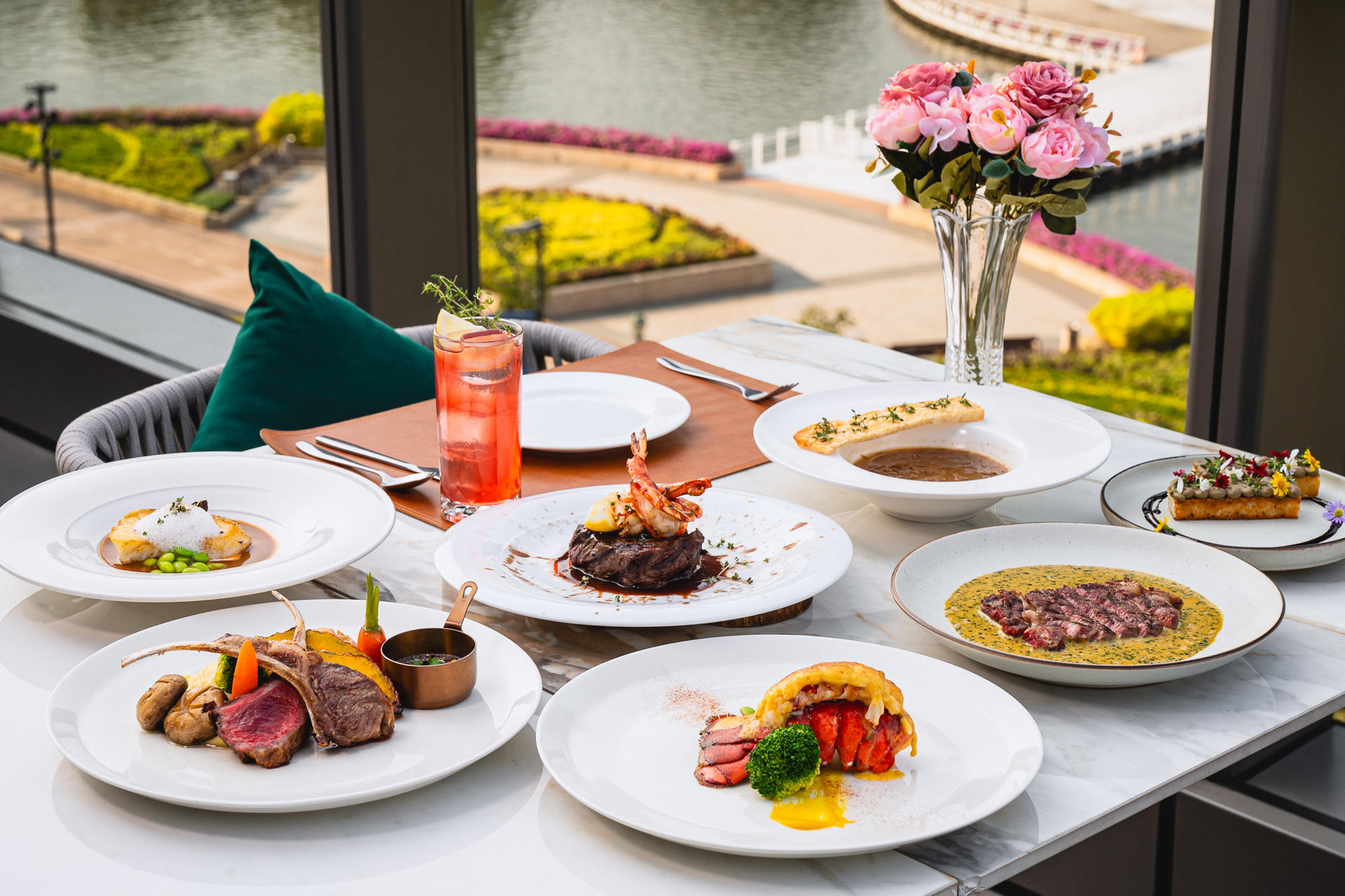 Vantage Point Buffet at Queen Sirikit National Convention Center - Thumbnail 14