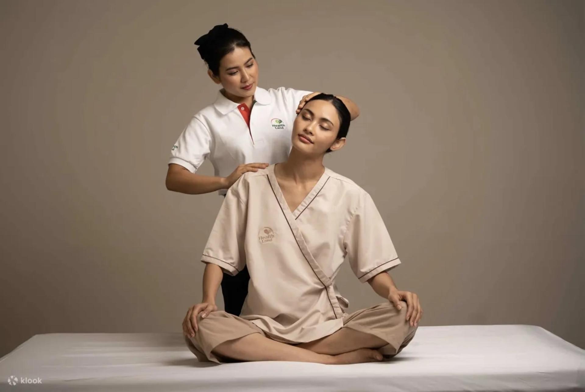 Health Land Spa at Surawong in Bangkok - Thumbnail 16