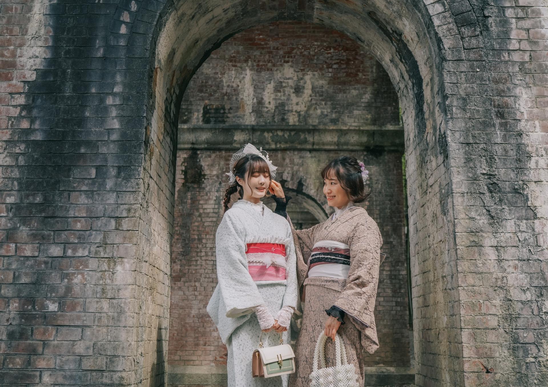 Kyoto Gion | Kimono Rental with Hair Set, Makeup & Photo Shot - Thumbnail 22