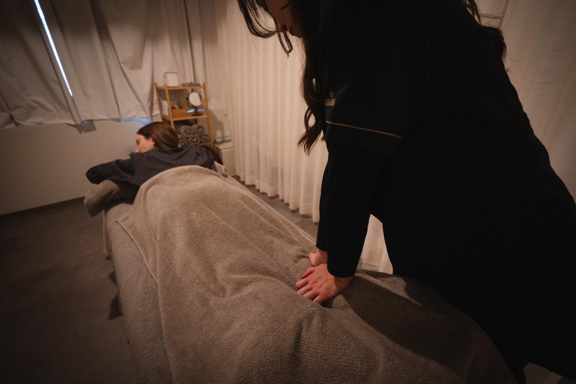 Osaka Shinsaibashi | 45-minute concentrated shoulder and leg care for tired feet - Image 1