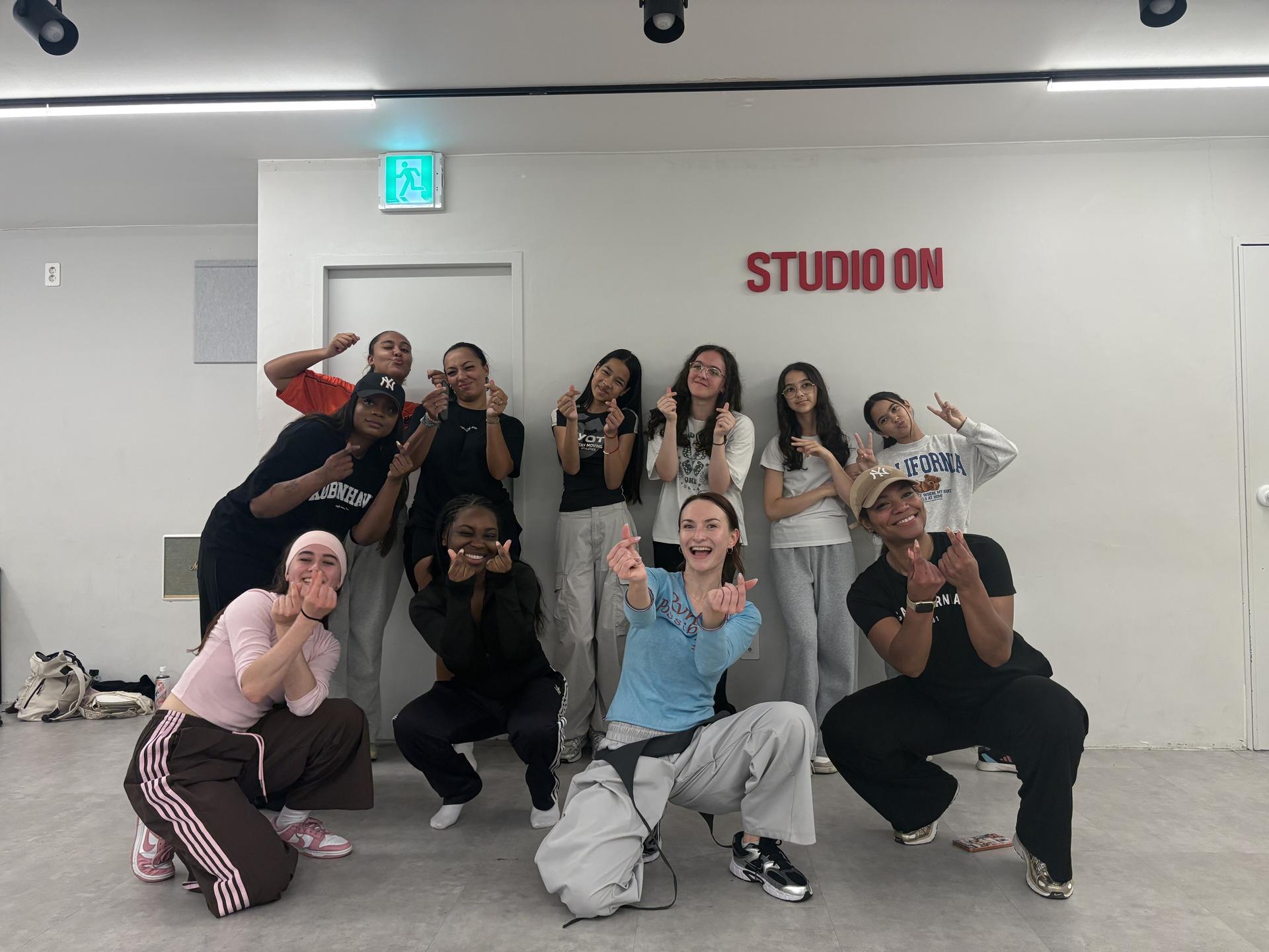 Seoul: K-Pop Dance Class near Lotte World/Tower +(Video Included) - Image 1
