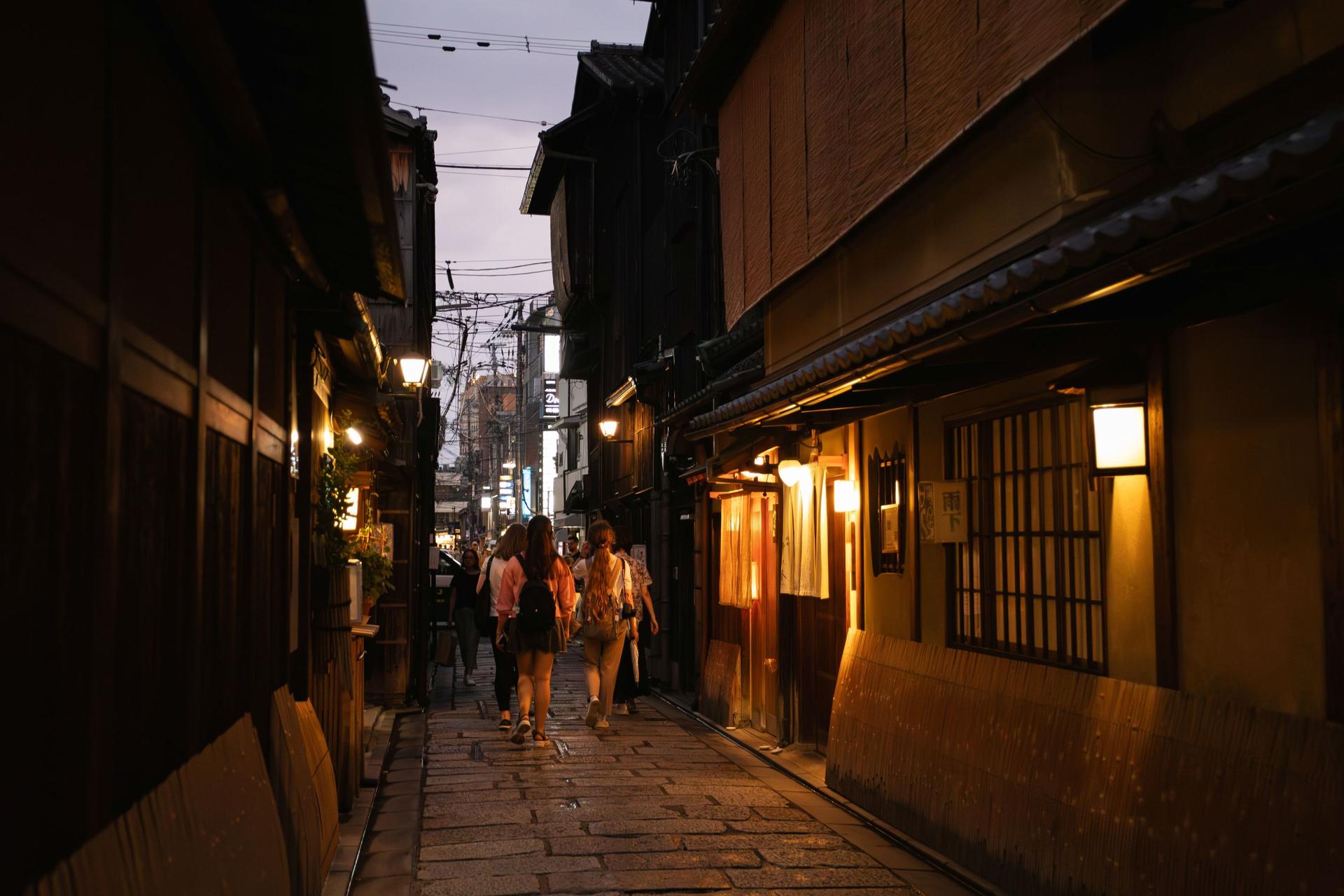 Kyoto Gion Half-Day Small Group Cultural Tour - Thumbnail 4