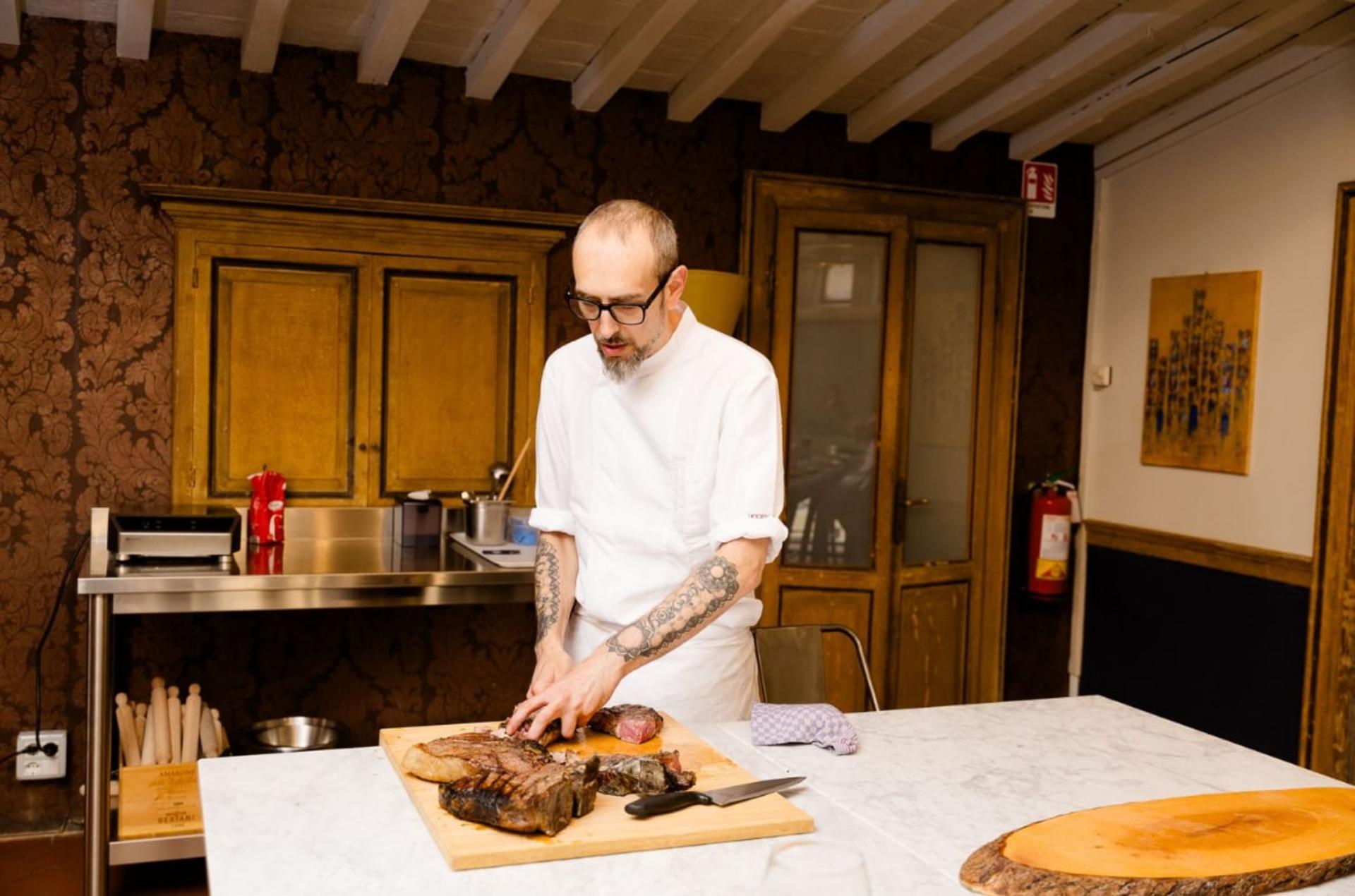 MasterSteak Cooking Class and Unlimited Wine Experience in Florence - Thumbnail 4