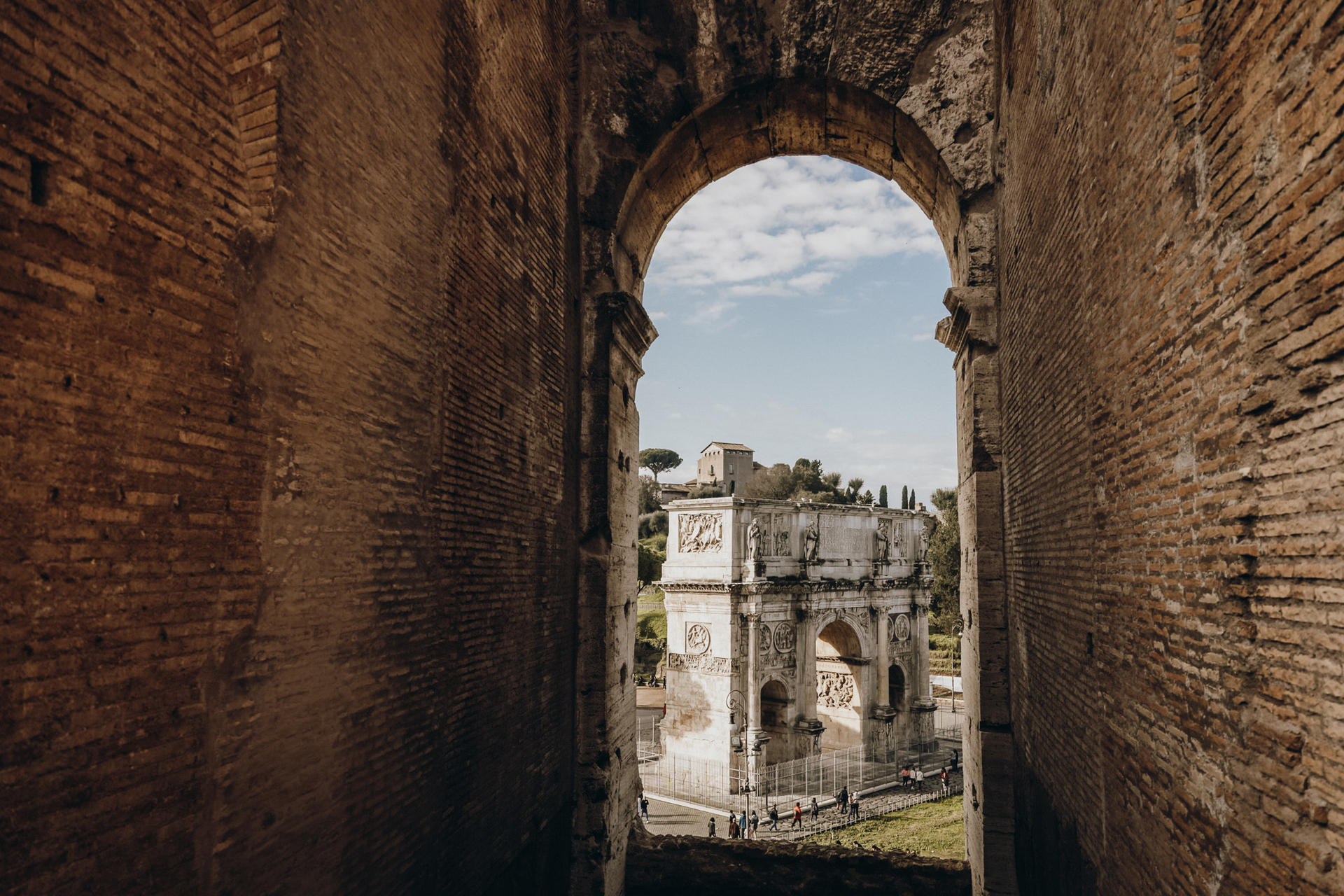 Colosseum, Roman Forum and Palatine Hill Tour in Rome - Thumbnail 7