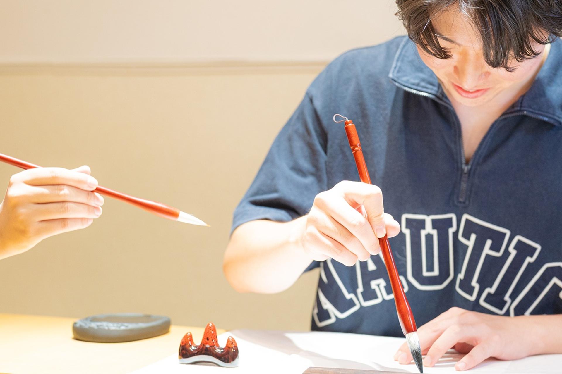 Tokyo: Private Calligraphy Class at Japanese Room in Shibuya - Thumbnail 4