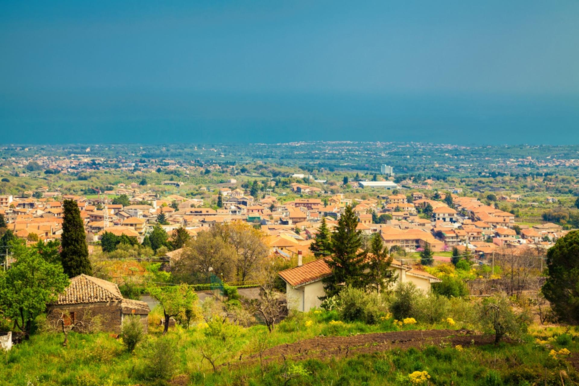 Mt. Etna and Taormina: Private Tour of Volcano & Coastal Charm - Thumbnail 3