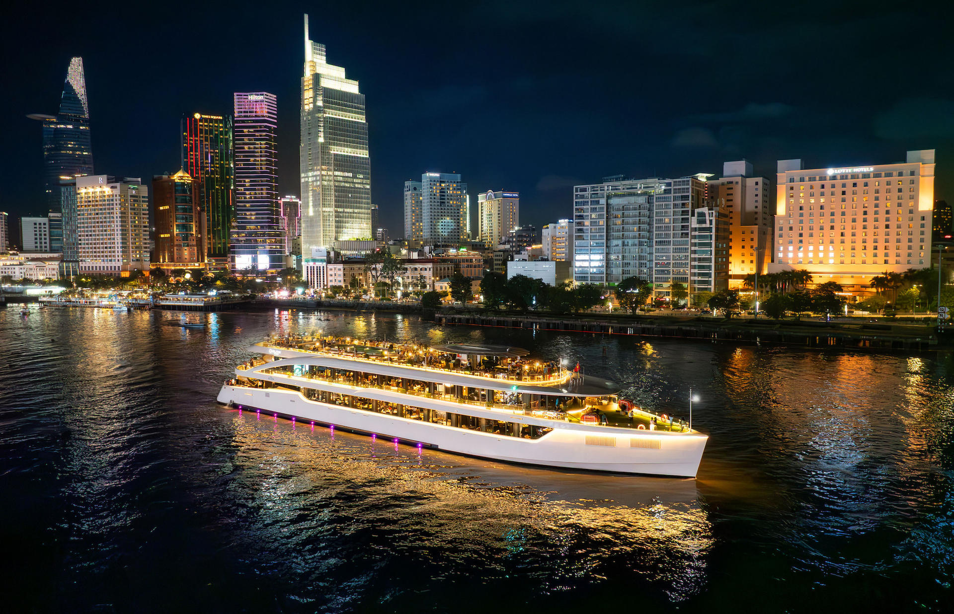 Elite Luxury Cruise | Dining Experience on the Saigon River - Image 1