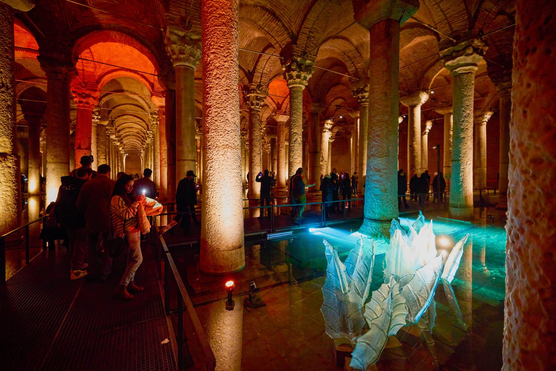 Topkapi Palace, Harem and Basilica Cistern Guided Tour with Tickets - Thumbnail 6