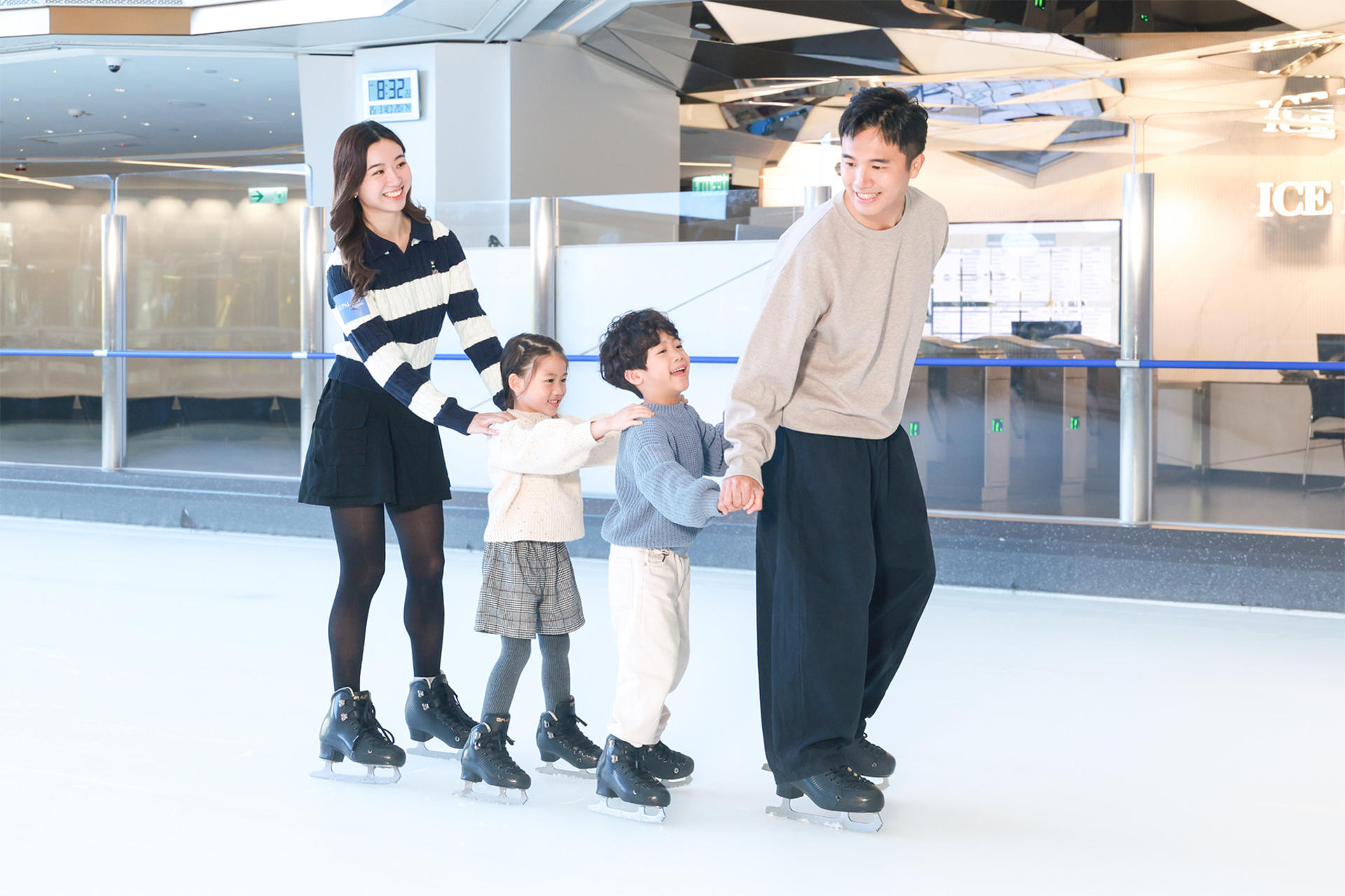Relaxing and Fun - Cityplaza Ice Palace Self-Service Skating Experience - Thumbnail 3